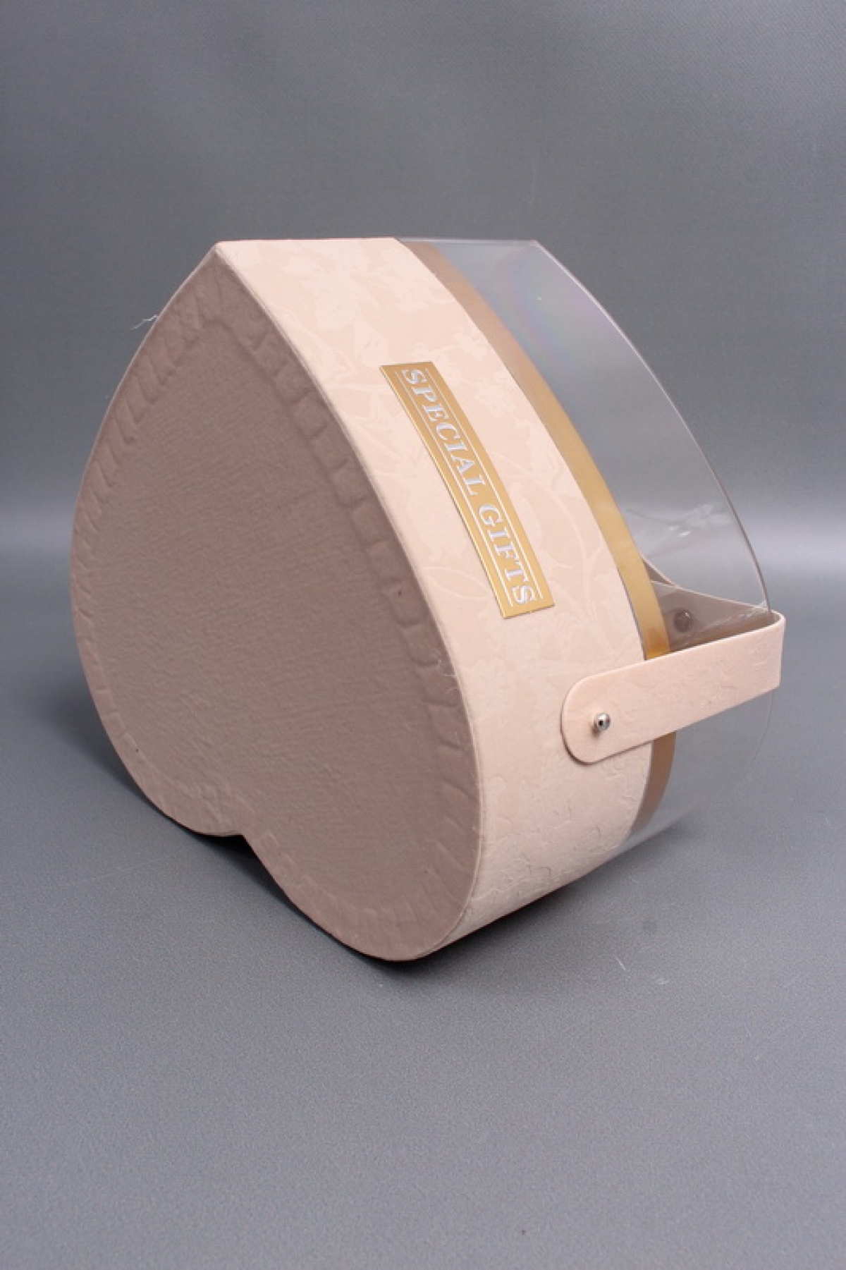 Коробка для цветов/подарков в виде сердца 25*23*14, 1 шт., кремовый  6242М