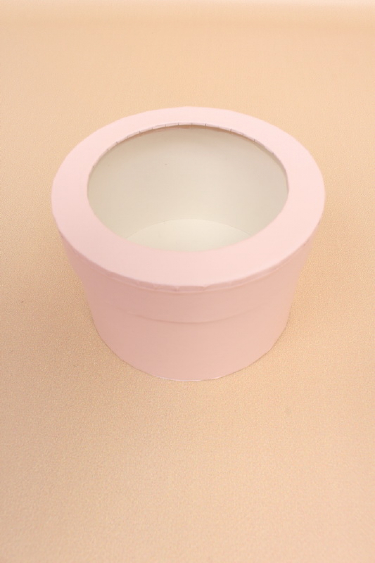 Коробка круглая с прозрачным окошком 12,5x8,5 см, св.розовая  6940М