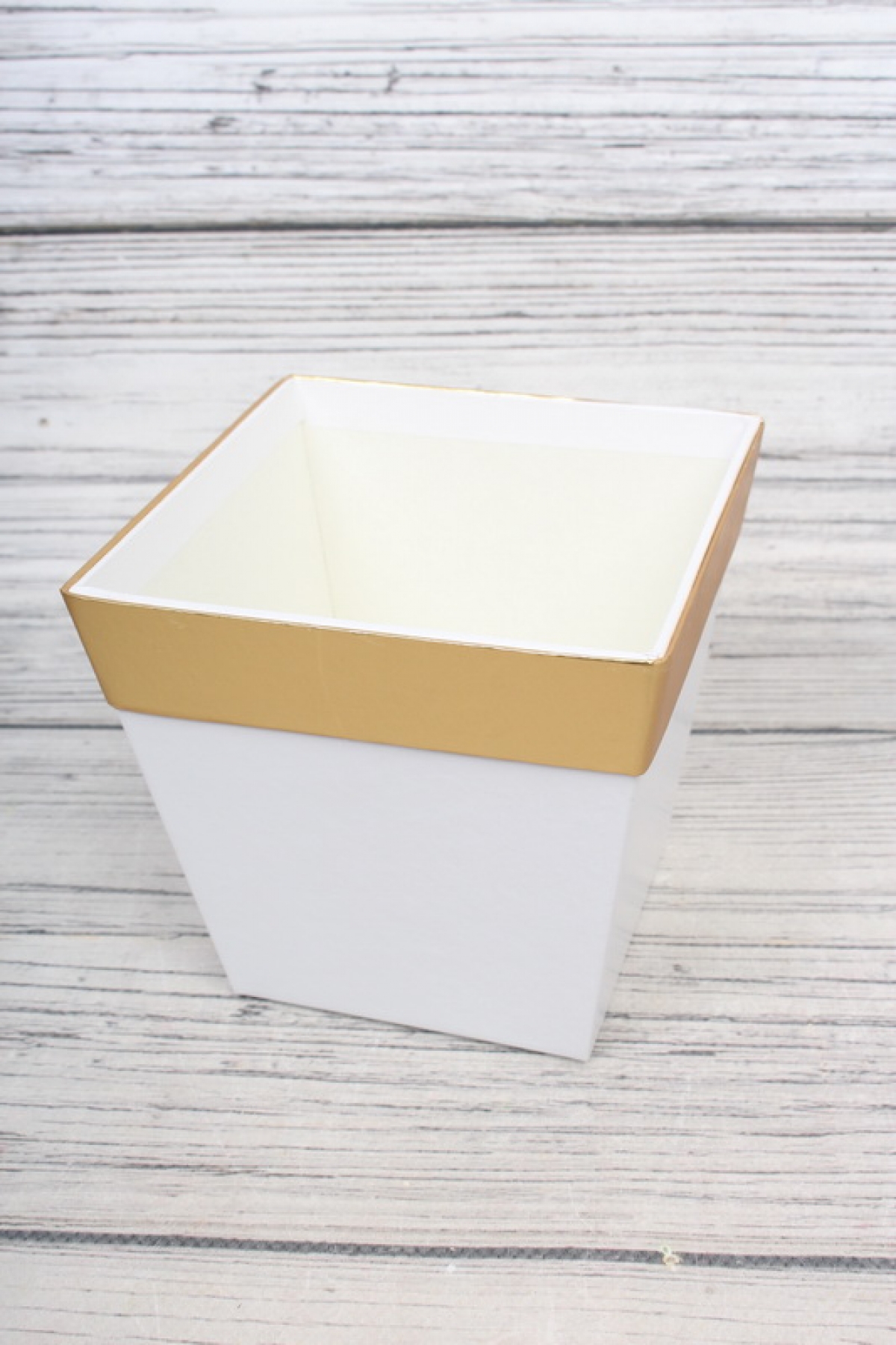 Коробка под цветы с золотой полосой "Для тебя" 11,5x8x10,8 см. 1 шт., белый 0567М