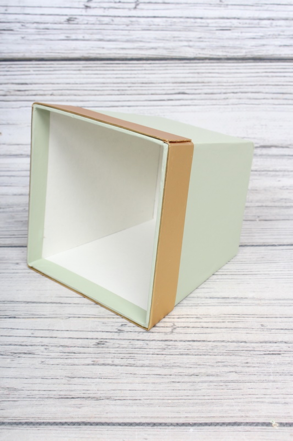 Коробка под цветы с золотой полосой "Для тебя" 11,5x8x10,8 см. 1 шт., оливковый 0581М