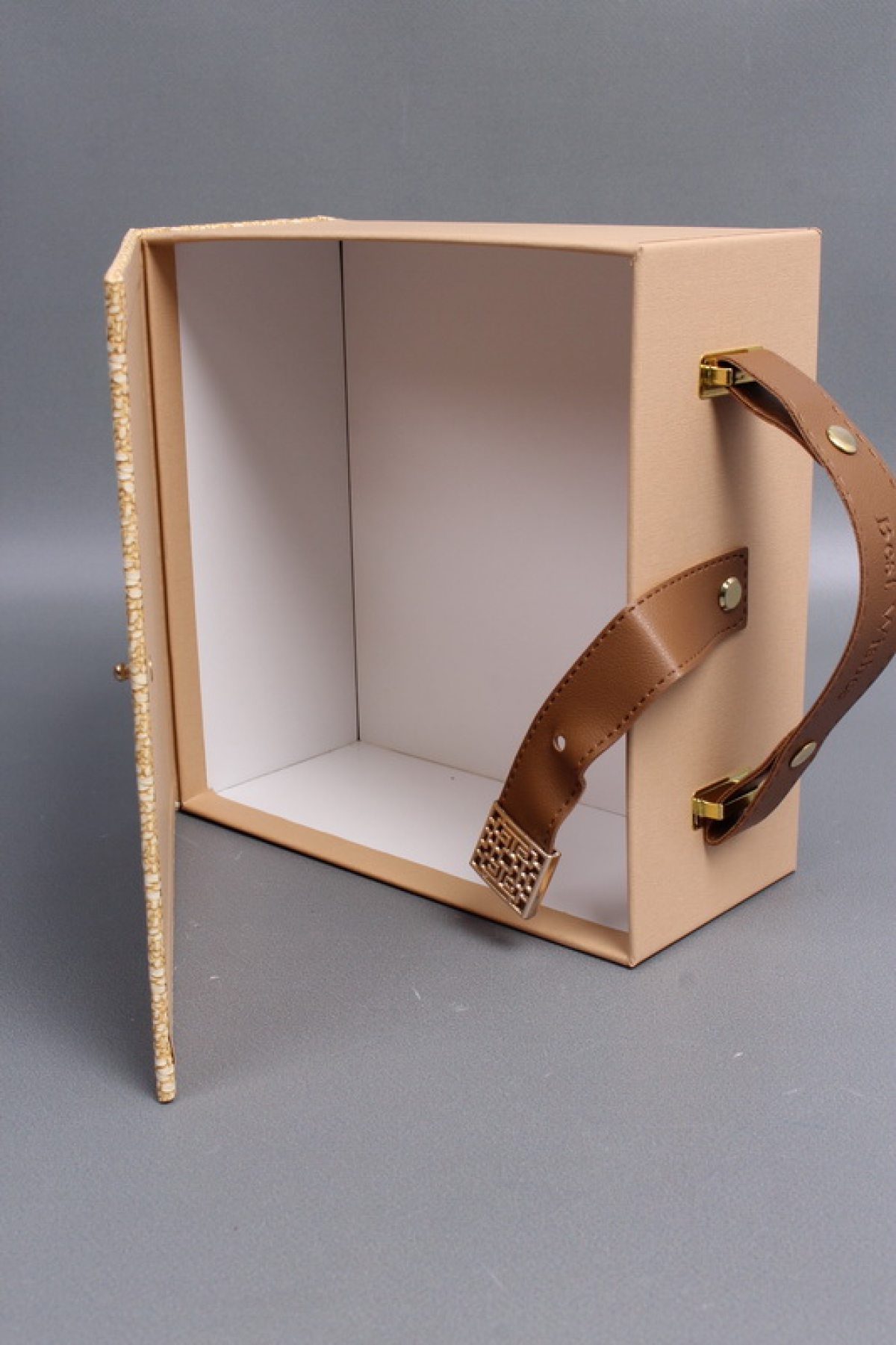 Коробка подарочная 20*20*9, бежевый 7980М