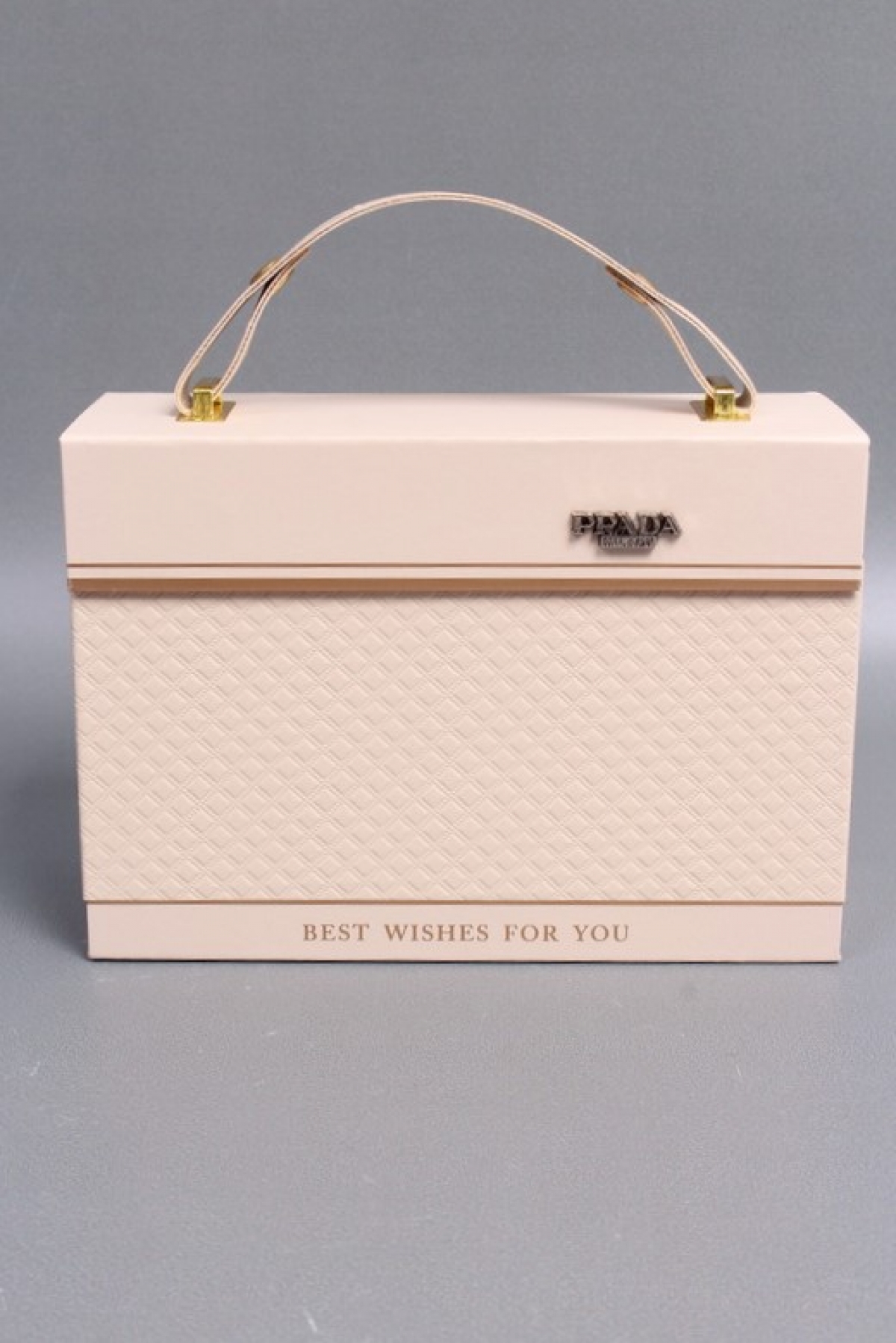 Коробка подарочная 18*13*7, шампань 8062М