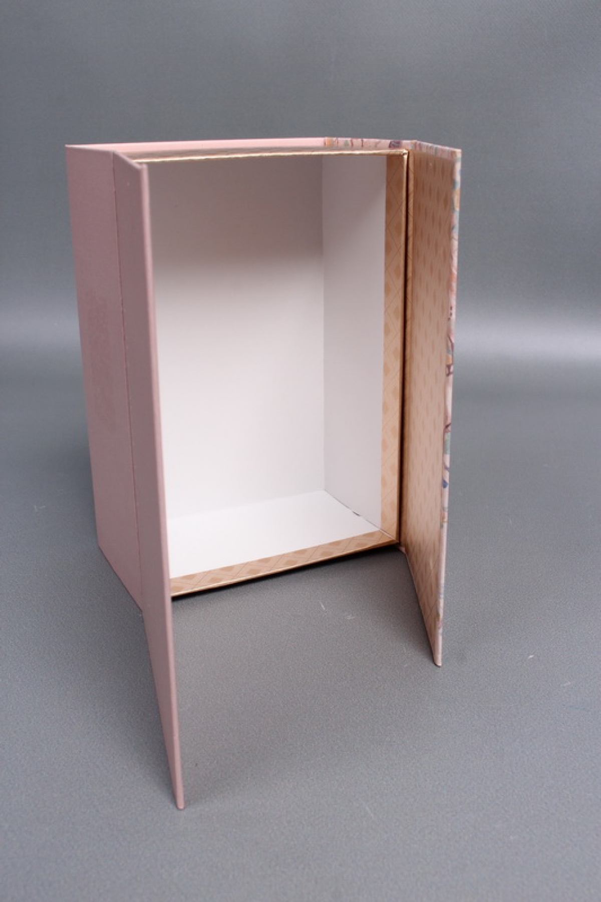 Коробка подарочная "Крылатые мечты" 19*8*13 см, 1 шт  7904М