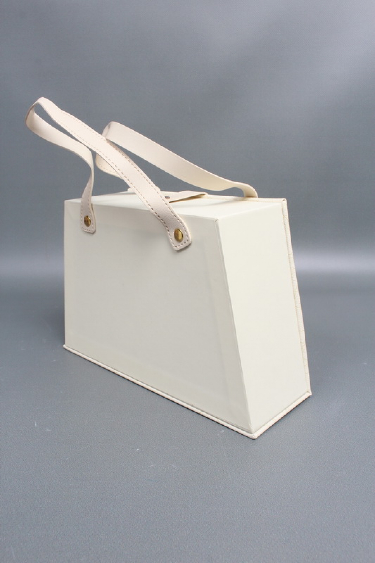 Коробка подарочная одиночная "Элегантность" 1шт -  25,2*8,2*17 см, молочный 6679М