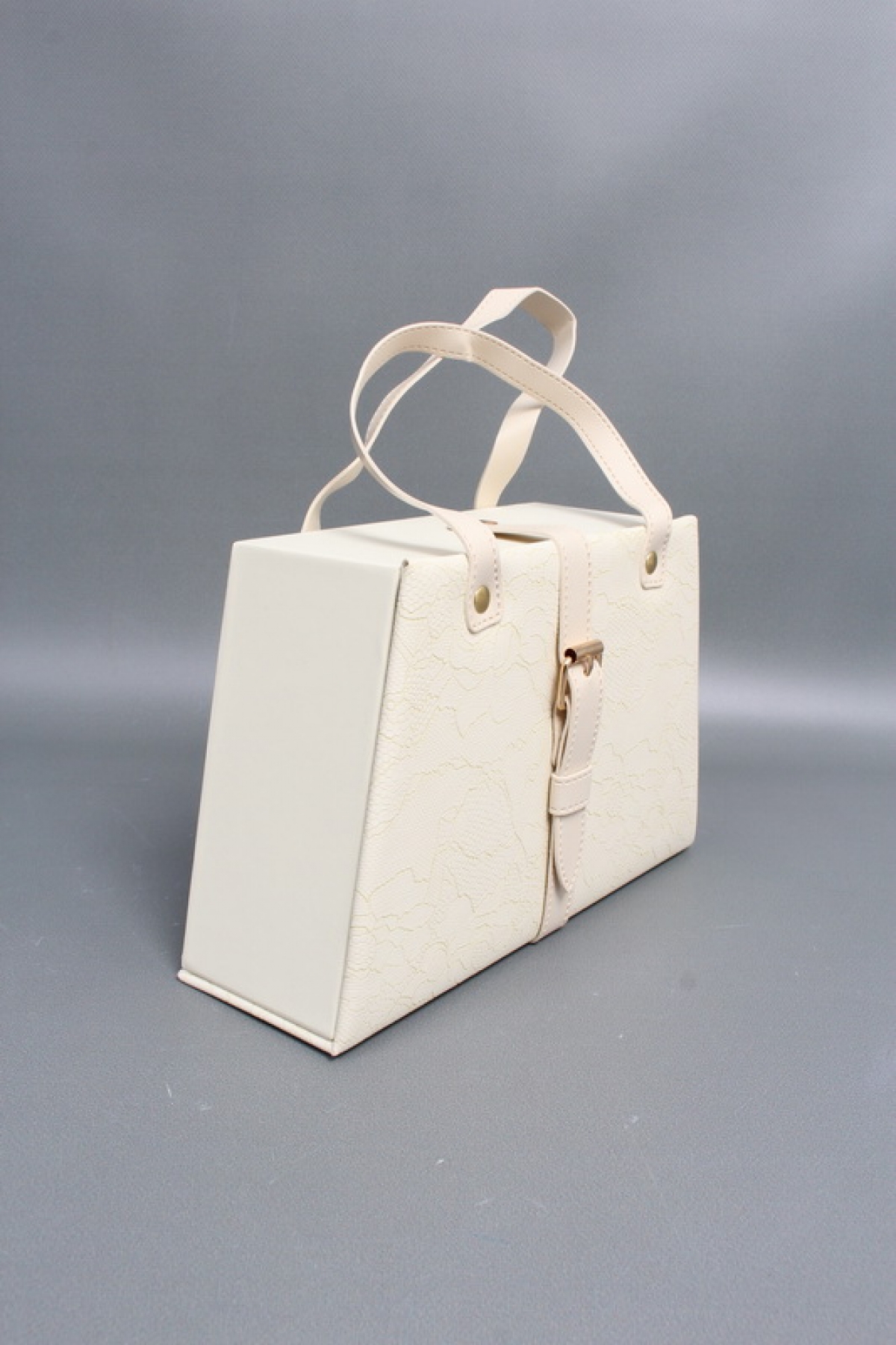 Коробка подарочная одиночная "Элегантность" 1шт -  25,2*8,2*17 см, молочный 6679М