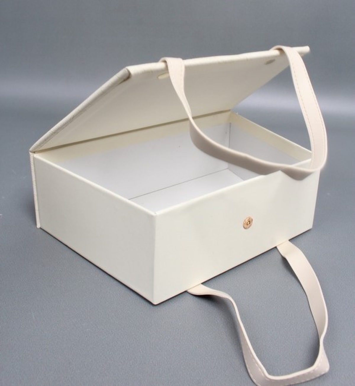 Коробка подарочная одиночная "Элегантность" 1шт -  25,2*8,2*17 см, молочный 6679М