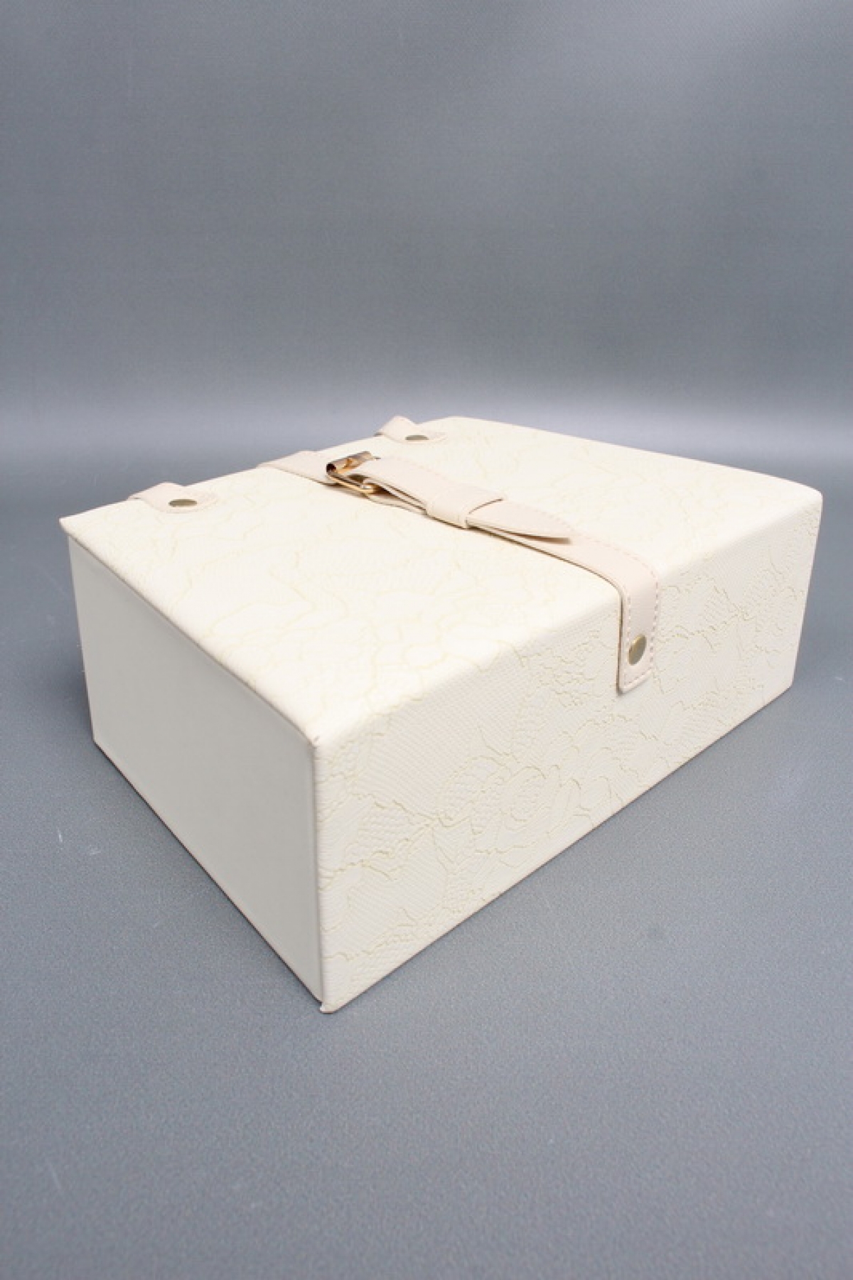 Коробка подарочная одиночная "Элегантность" 1шт -  25,2*8,2*17 см, молочный 6679М
