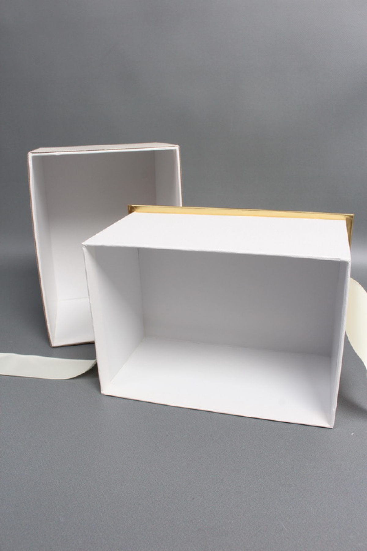 Коробка подарочная одиночная 1шт - "Изящество" 21*15*14,5  шампань  6686М