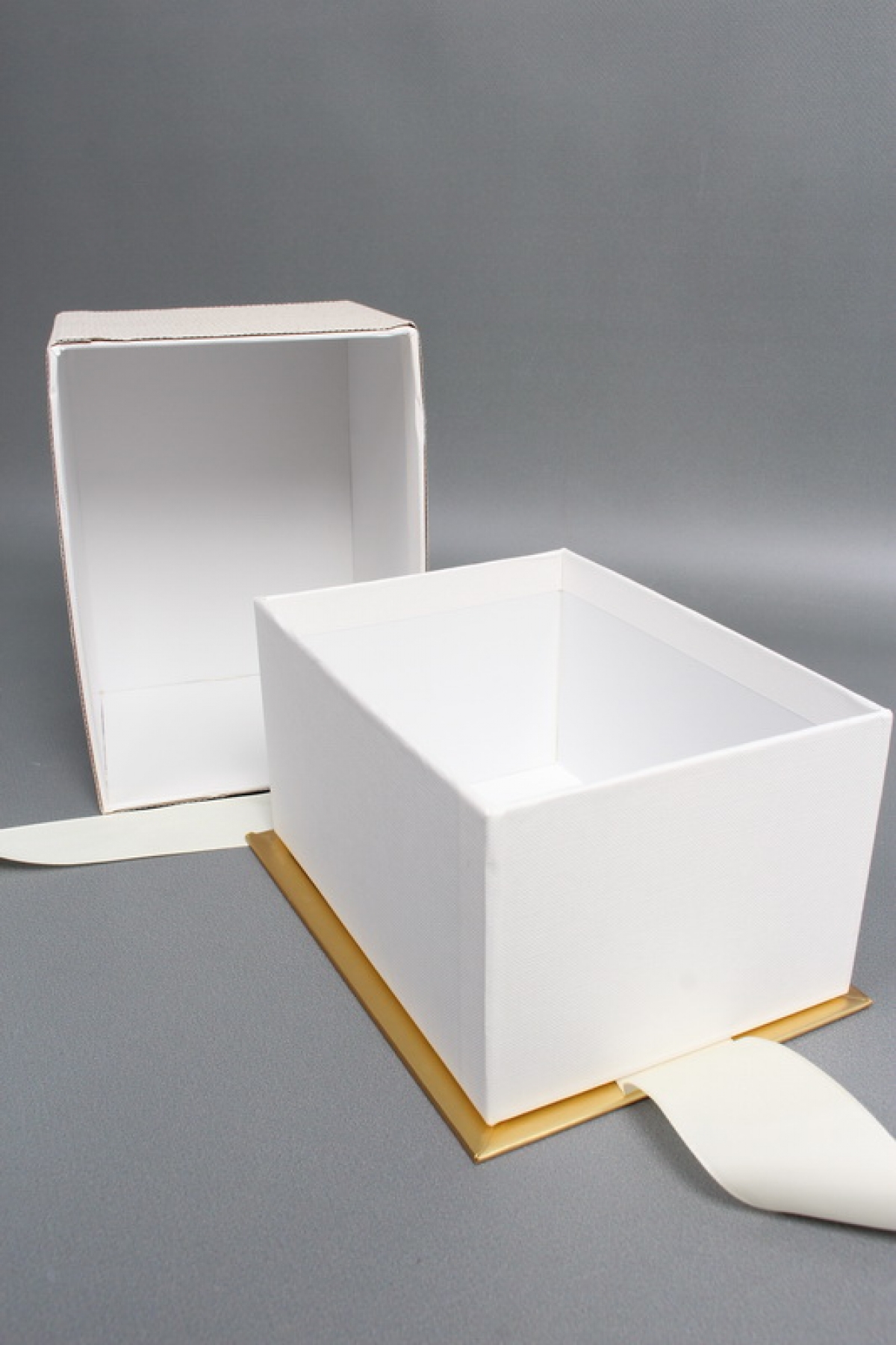 Коробка подарочная одиночная 1шт - "Изящество" 18*13*12,5  шампань  6686М