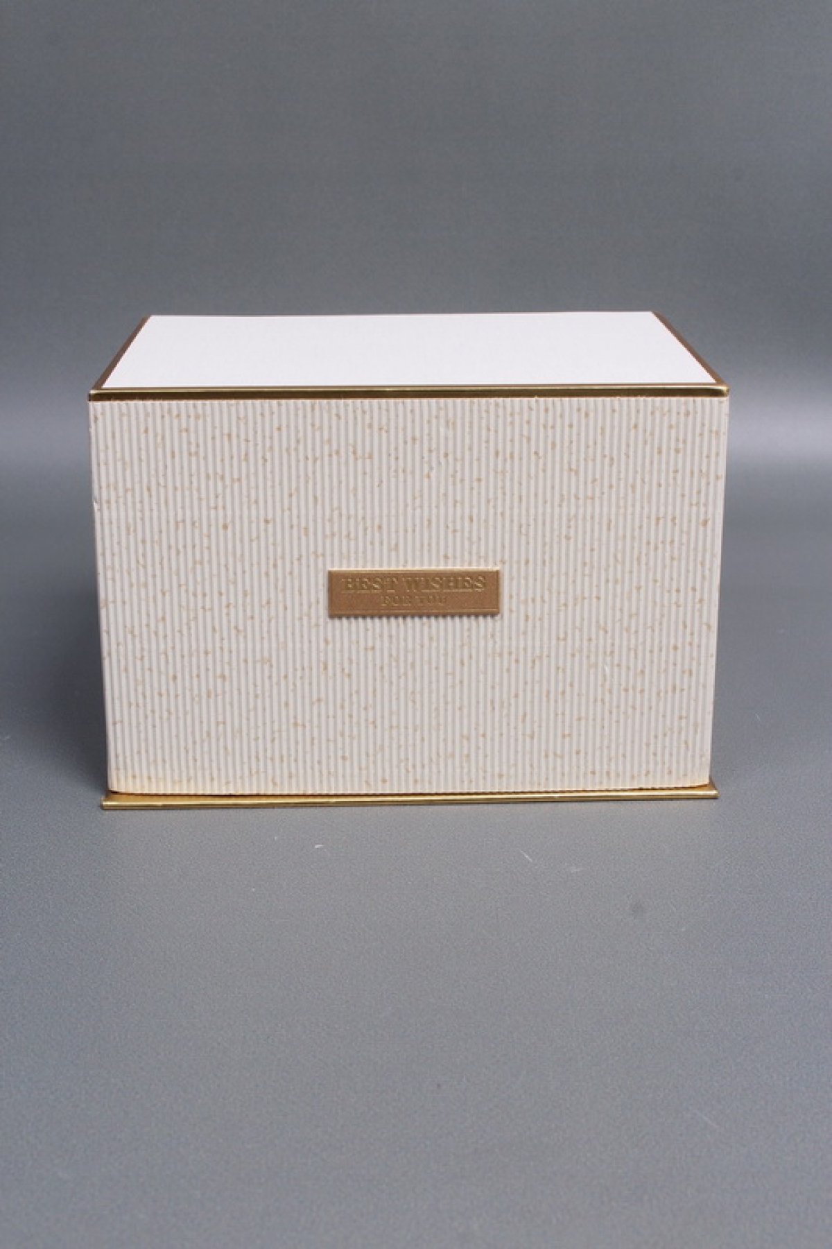 Коробка подарочная одиночная 1шт - "Изящество" 18*13*12,5  шампань  6686М