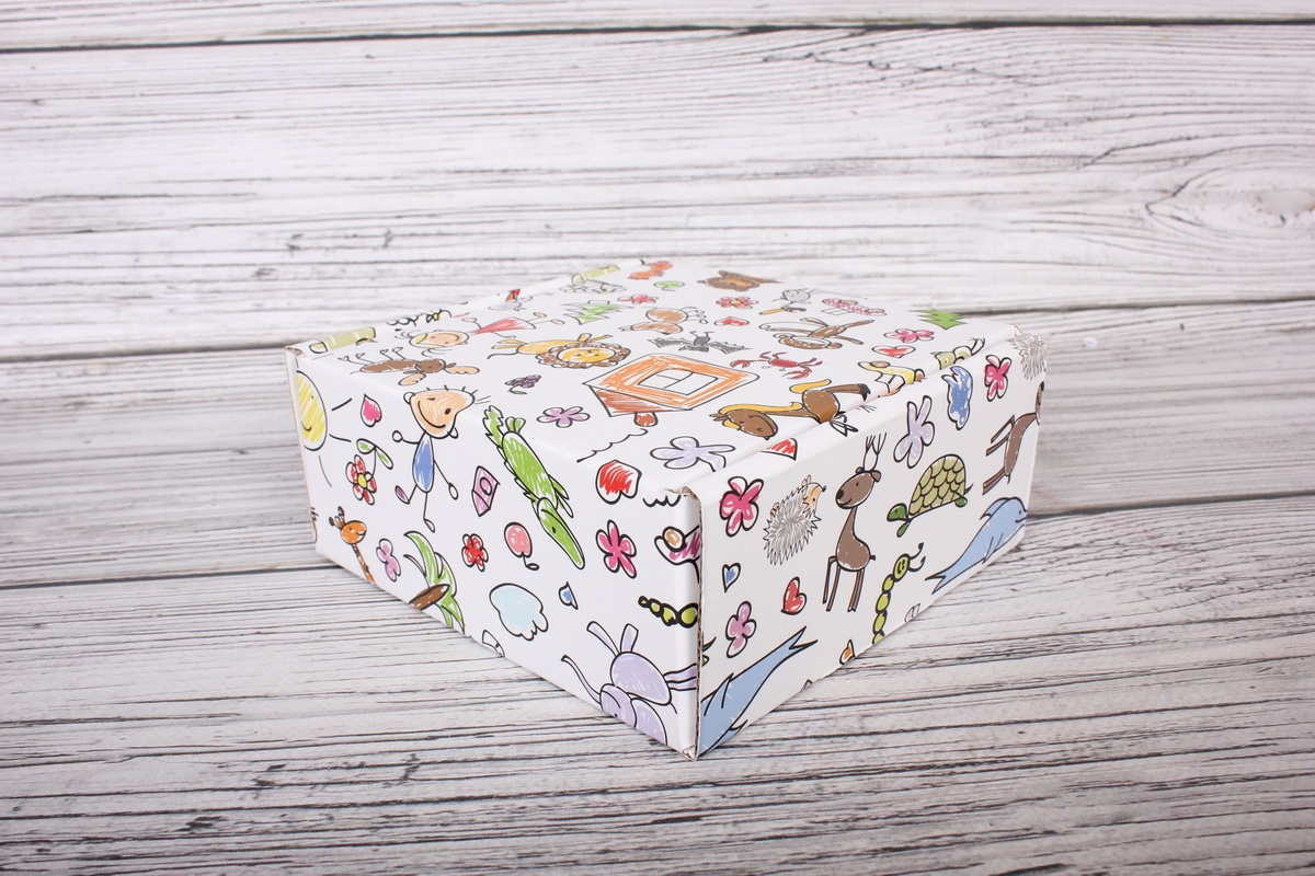 Коробка подарочная одиночная 1шт - Квадрат Детский рисунок 135x135x60 (трансф)  Д30203К.005