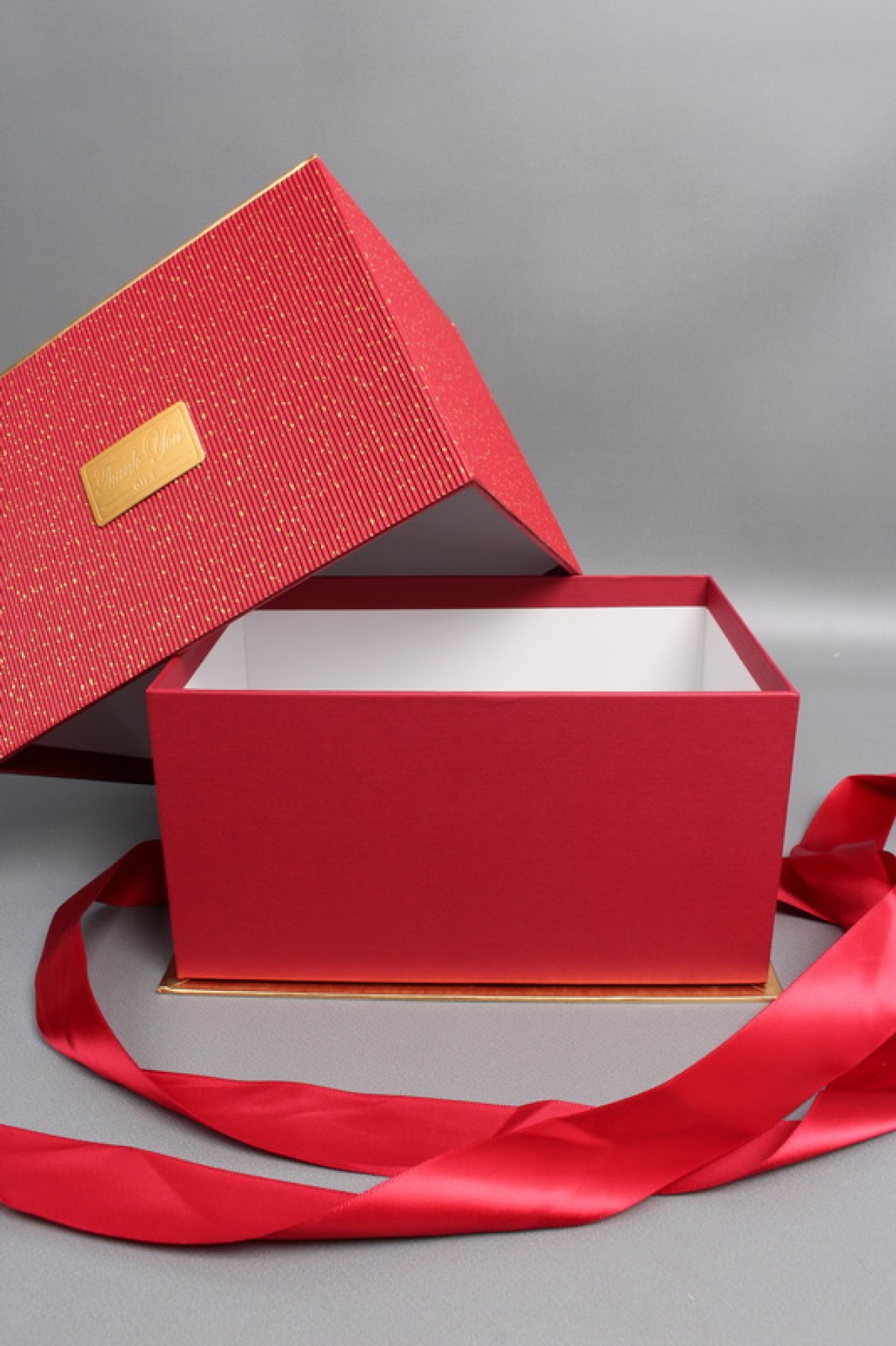 Коробка подарочная одиночная 1шт -  "Изящество" 24*17*16,5,  красная  6693М