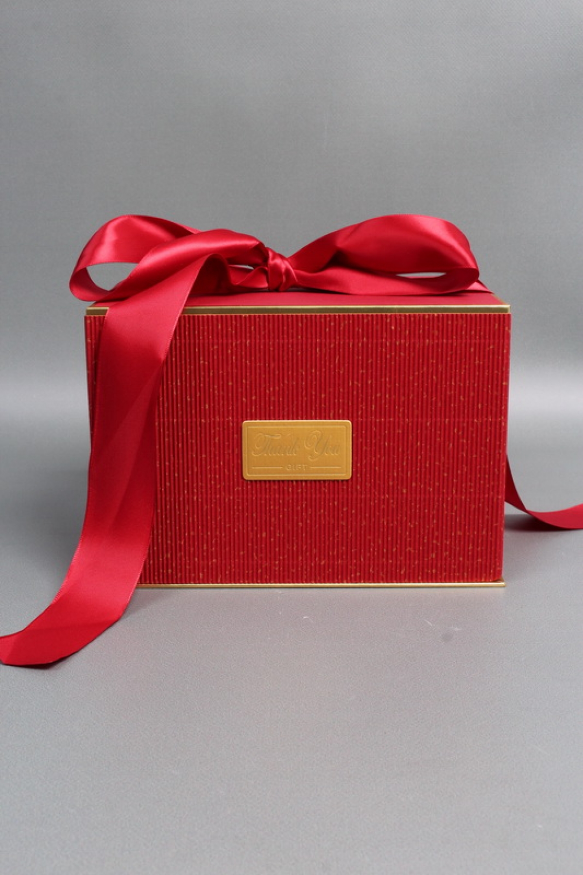 Коробка подарочная одиночная 1шт -  "Изящество" 21*15*14,5  красная  6693М