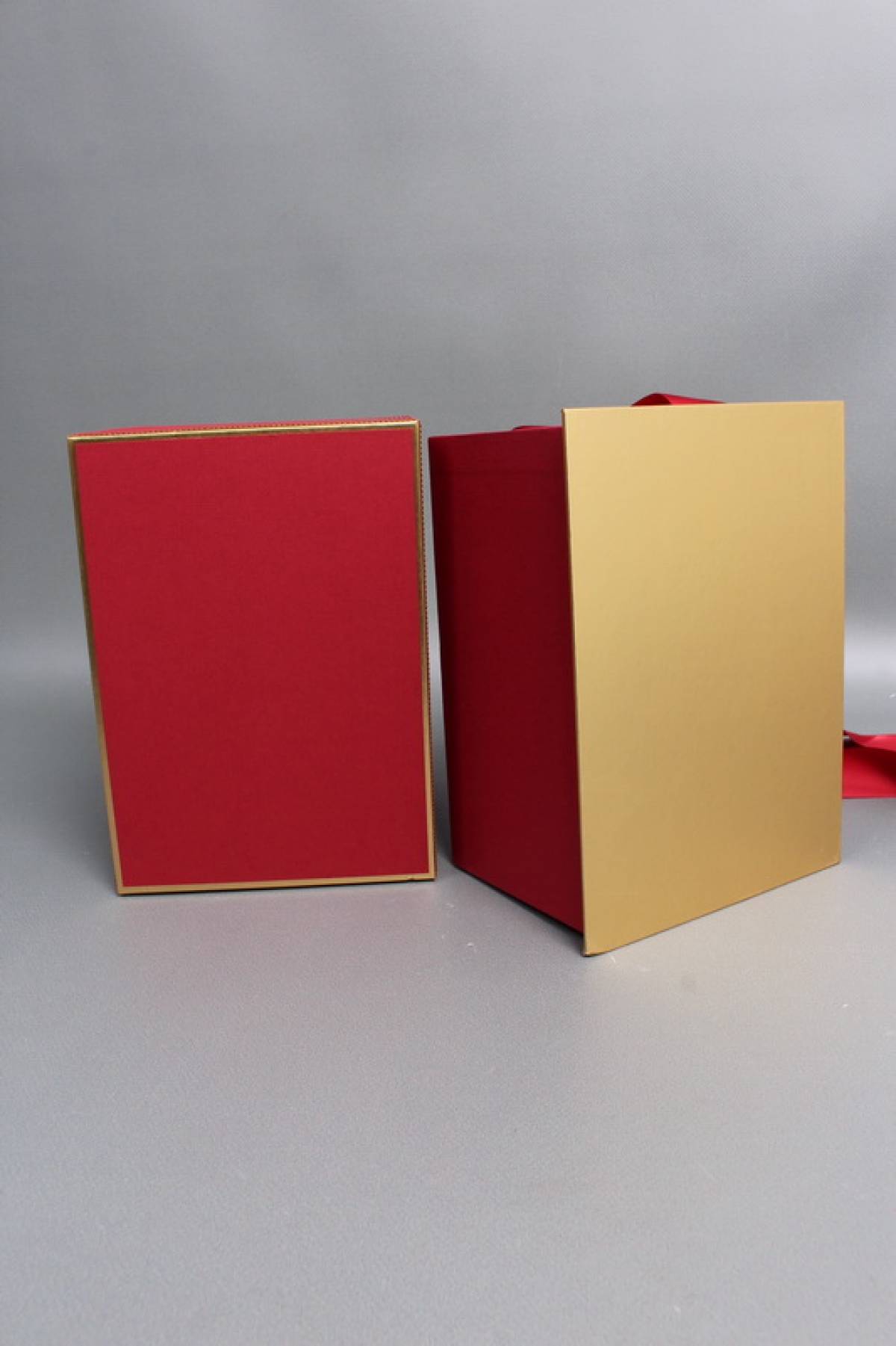 Коробка подарочная одиночная 1шт -  "Изящество" 21*15*14,5  красная  6693М