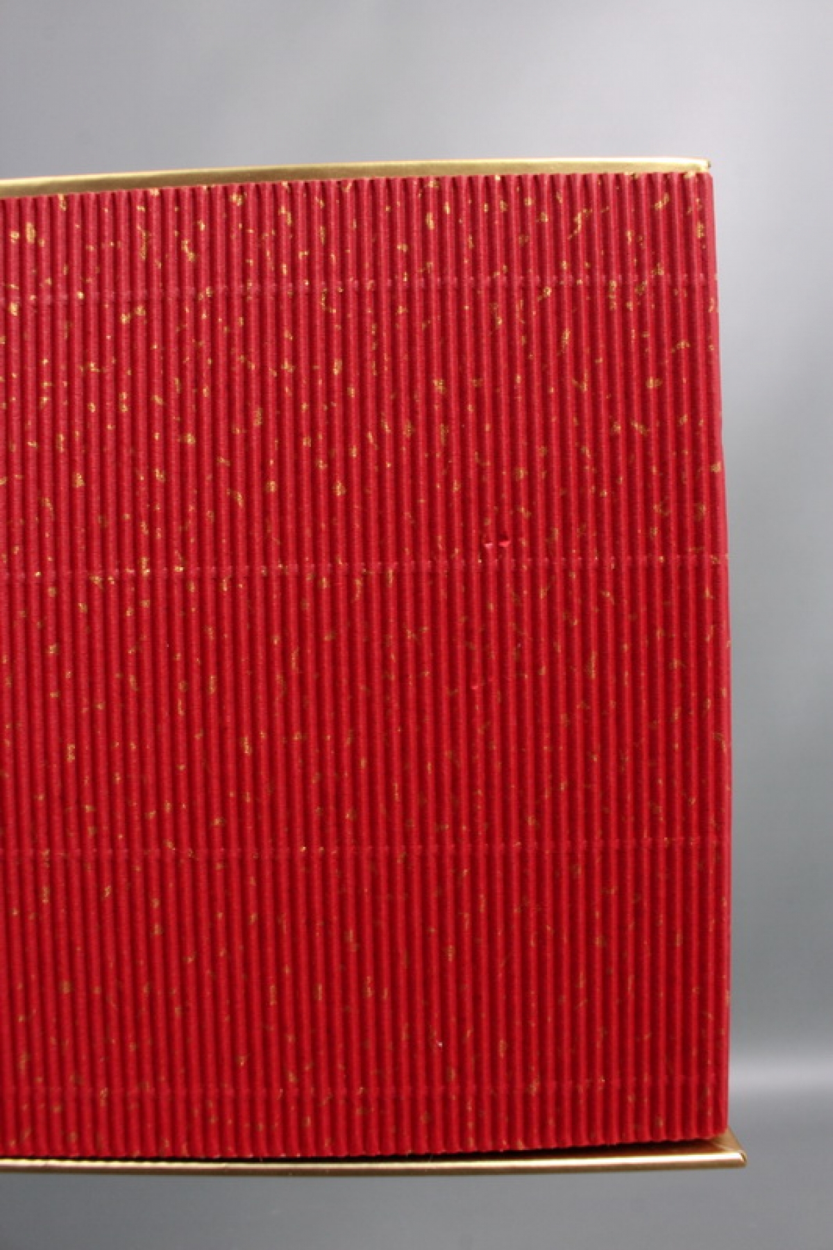 Коробка подарочная одиночная 1шт -  "Изящество" 21*15*14,5  красная  6693М