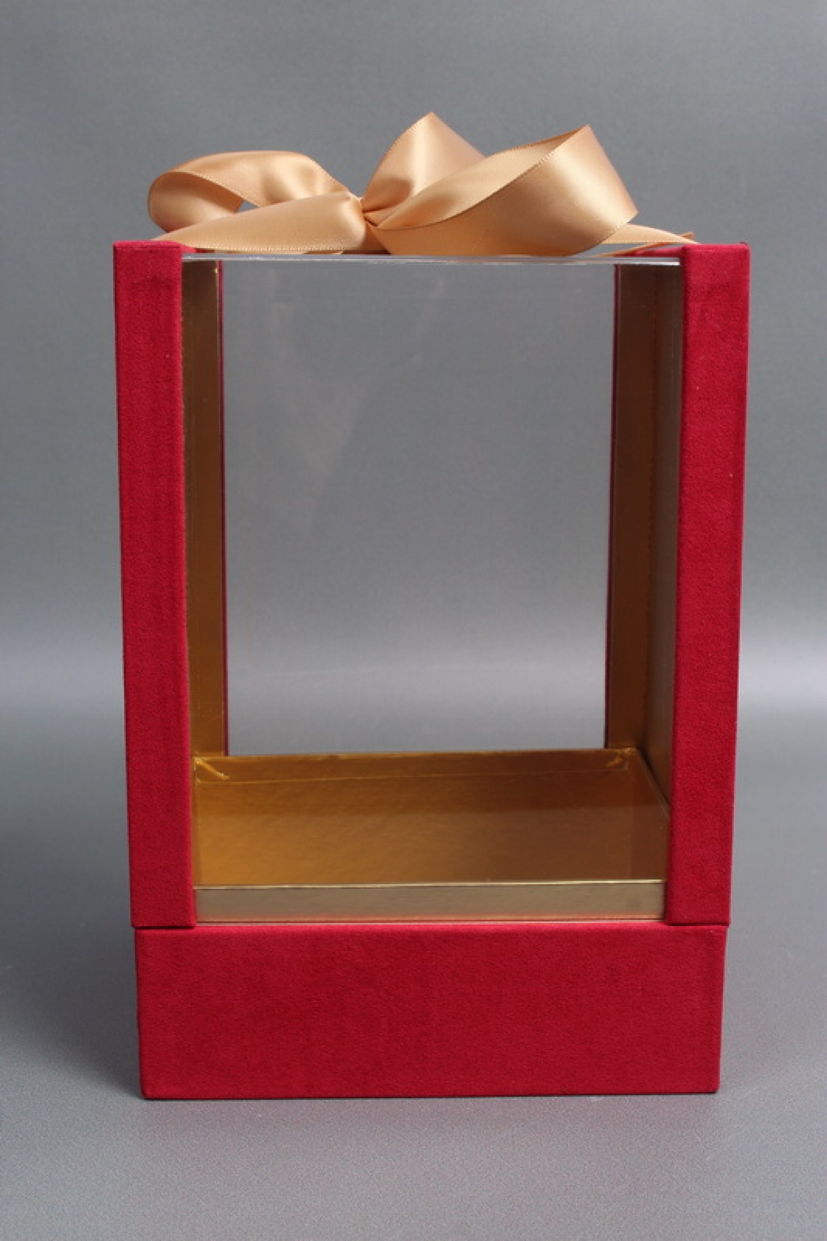 Коробка подарочная с атласной лентой 15,5x14,9x22,5H,1 шт., красный  5962М