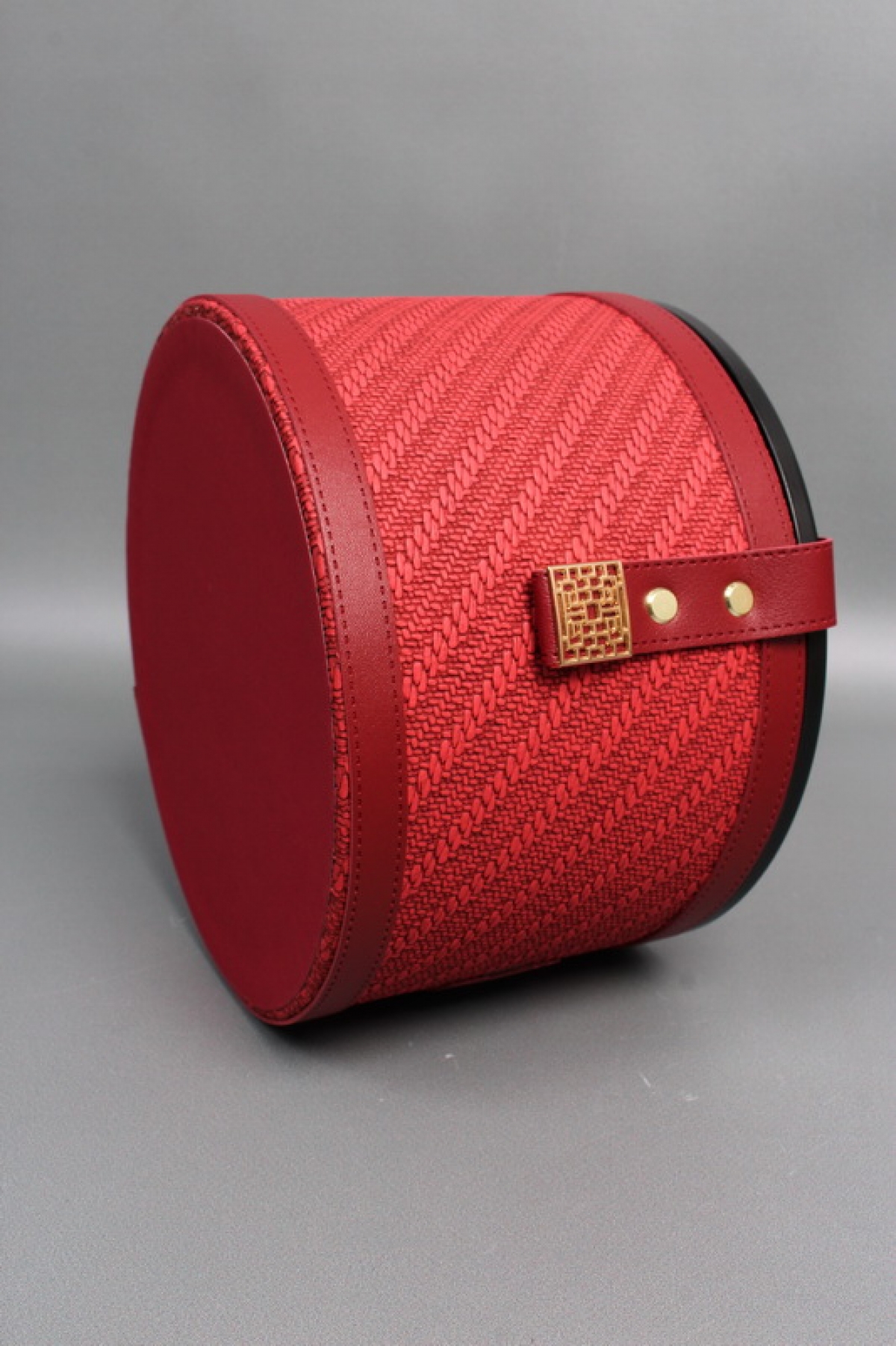 Коробка подарочная с крышкой 22*22*14, красный 8024М