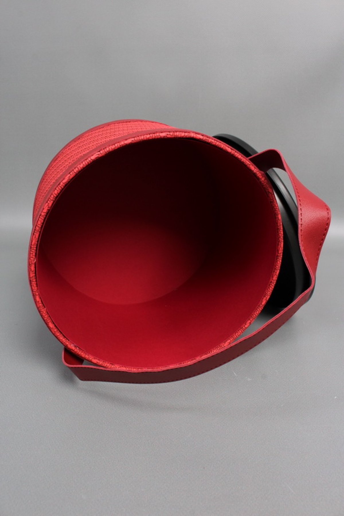 Коробка подарочная с крышкой 22*22*14, красный 8024М