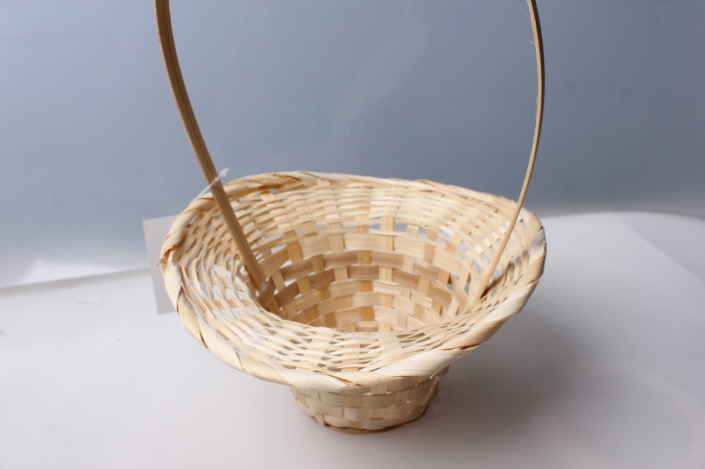 Корзина шляпа. Корзина плетеная бамбук. Корзина из бамбука белая. Корзина плетеная диаметр 30 см. Корзина плетёная диаметр 20 см.