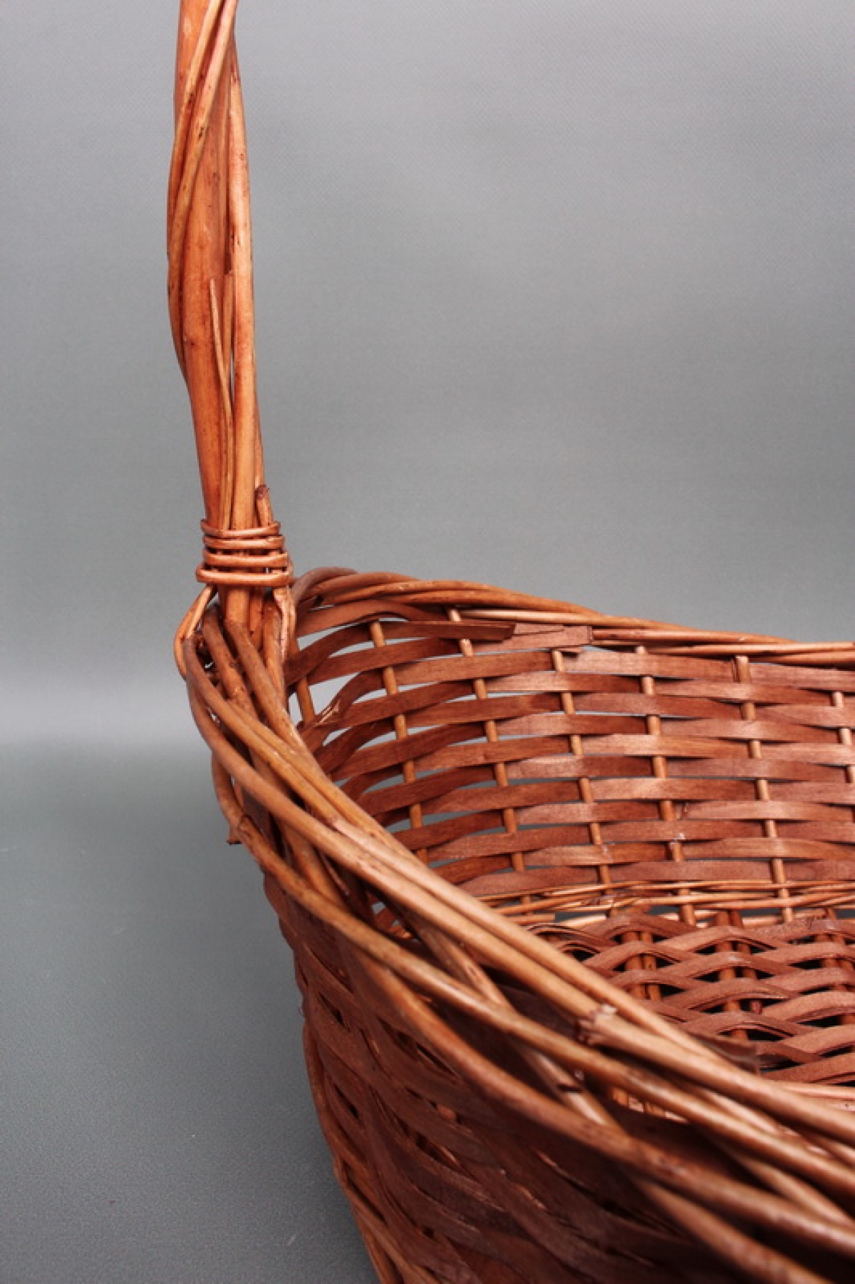 Корзина плетеная (ива) 46*31*H12/16, 1 шт., медовый  2682М