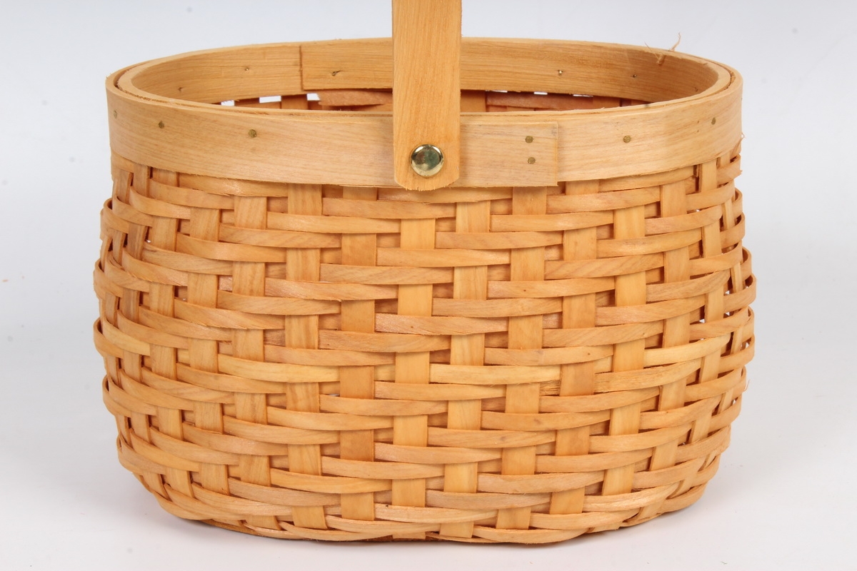 Корзина плетеная из бересты  овальная   20.5x14 d=13/28.5cm  Св.коричневый 5017 Н