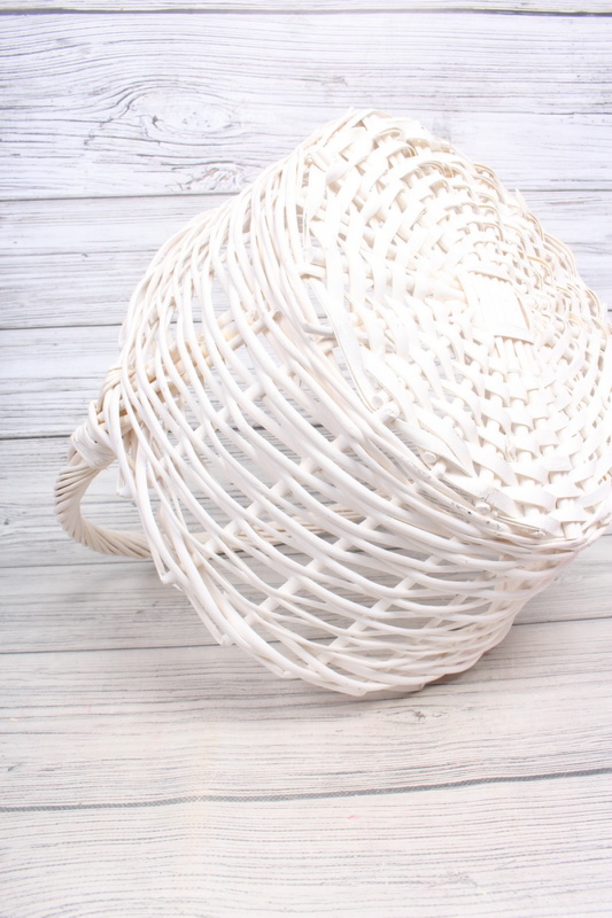 Корзина плетеная одиночная (ива) - Круг  38*38*17*41CM    белый 2993М