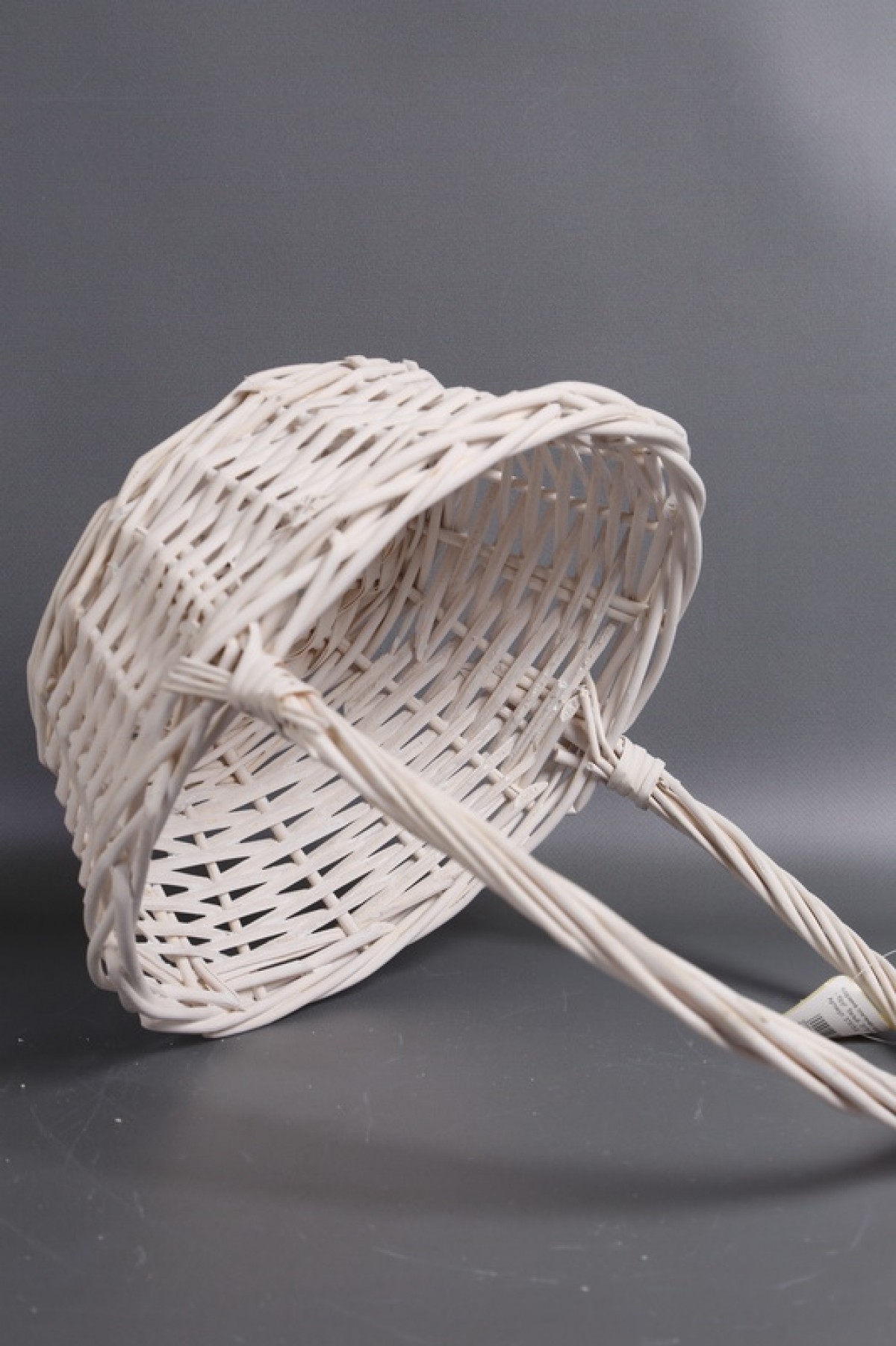 Корзина плетеная одиночная (ива) 1шт - Круг  белый   31*31*13/34 4681Н