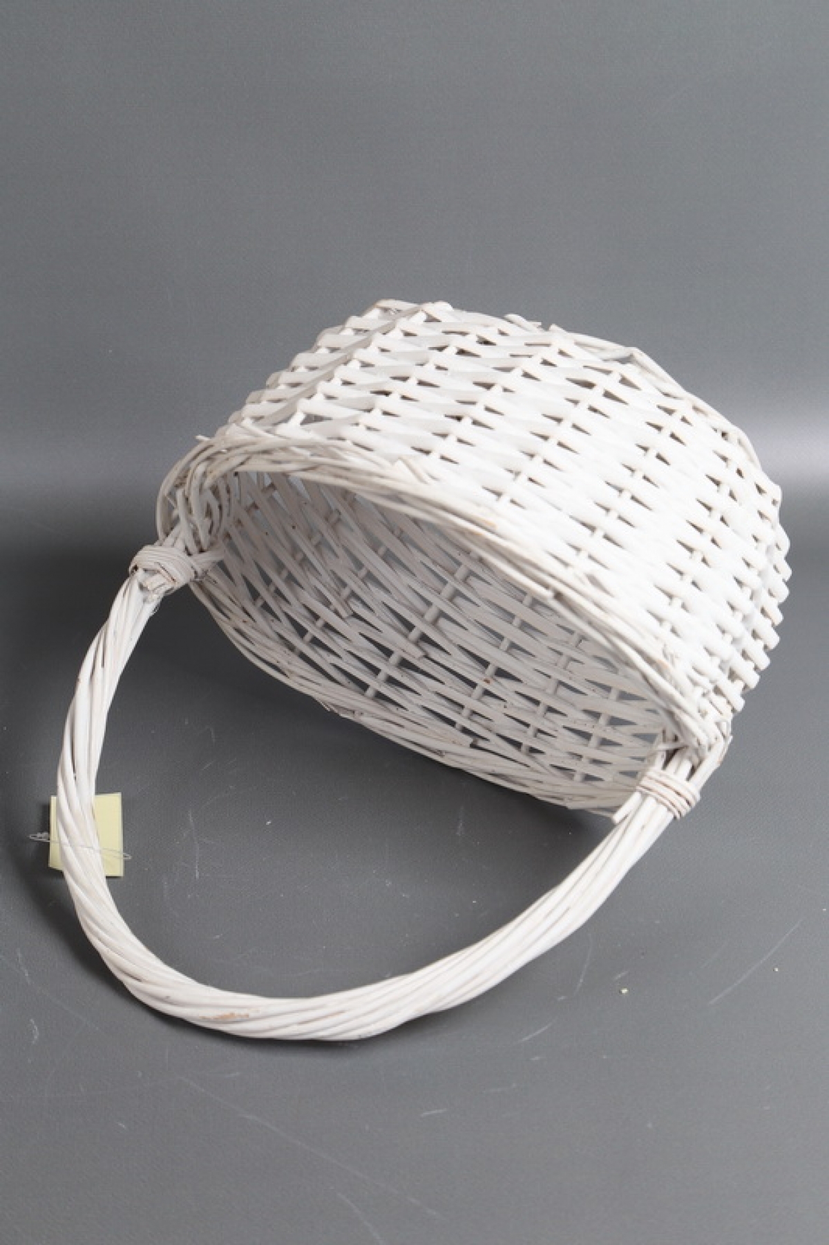 Корзина плетеная одиночная (ива):  30x23xH13/HH31, белая  1556М