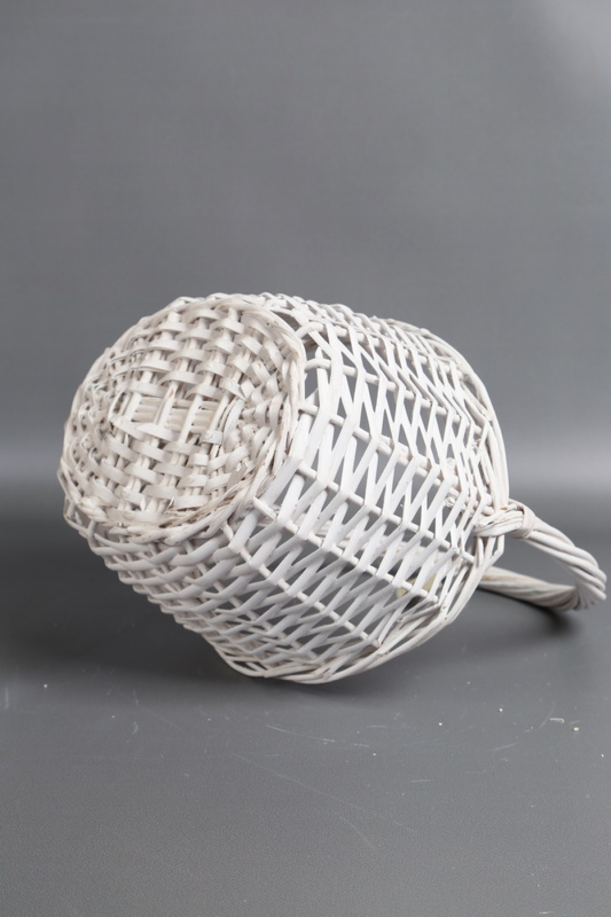 Корзина плетеная одиночная (ива):  30x23xH13/HH31, белая  1556М