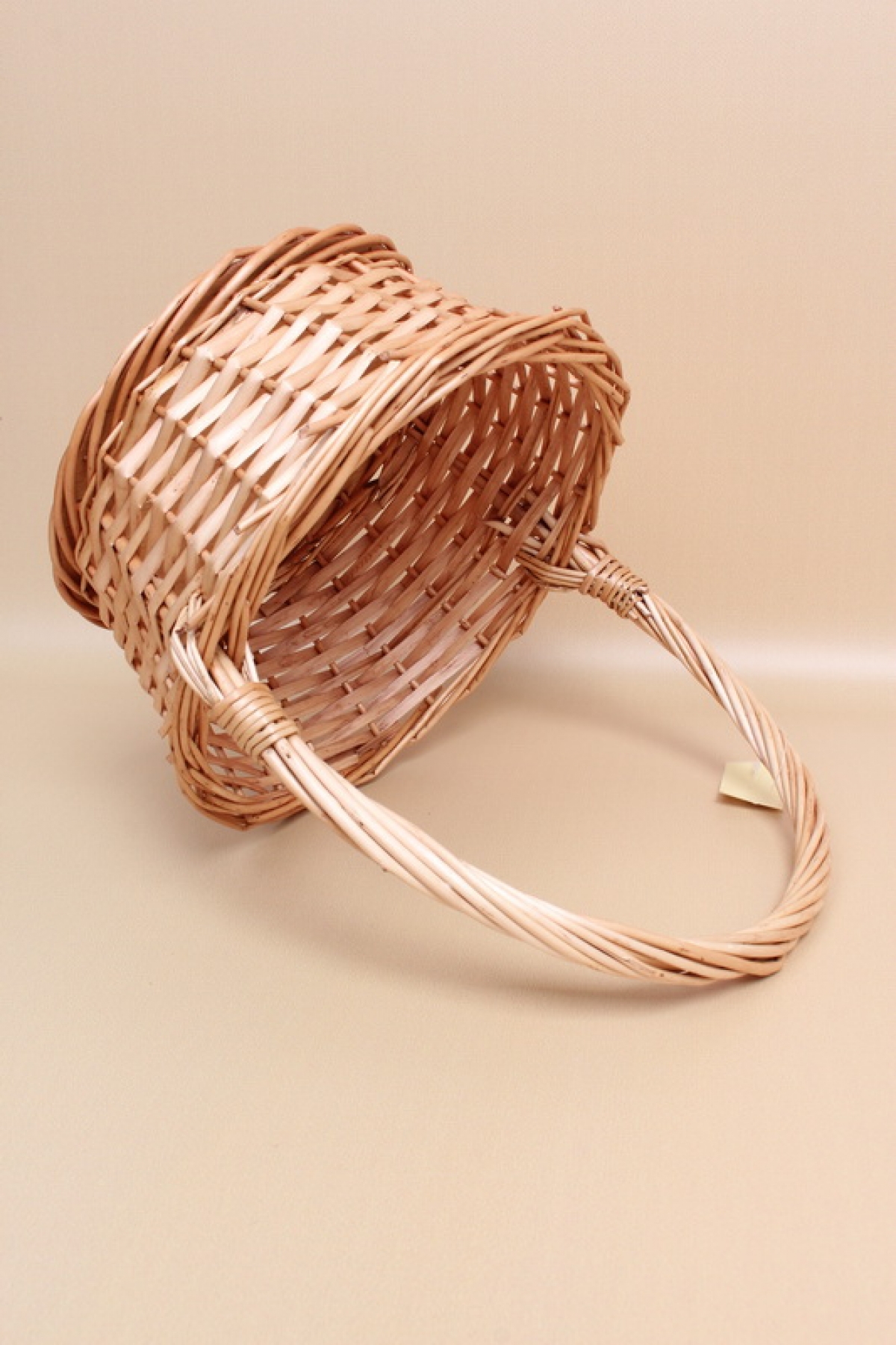 Корзина плетеная одиночная 1шт (ива),  22*22*11*28CM,   медовый 1021М