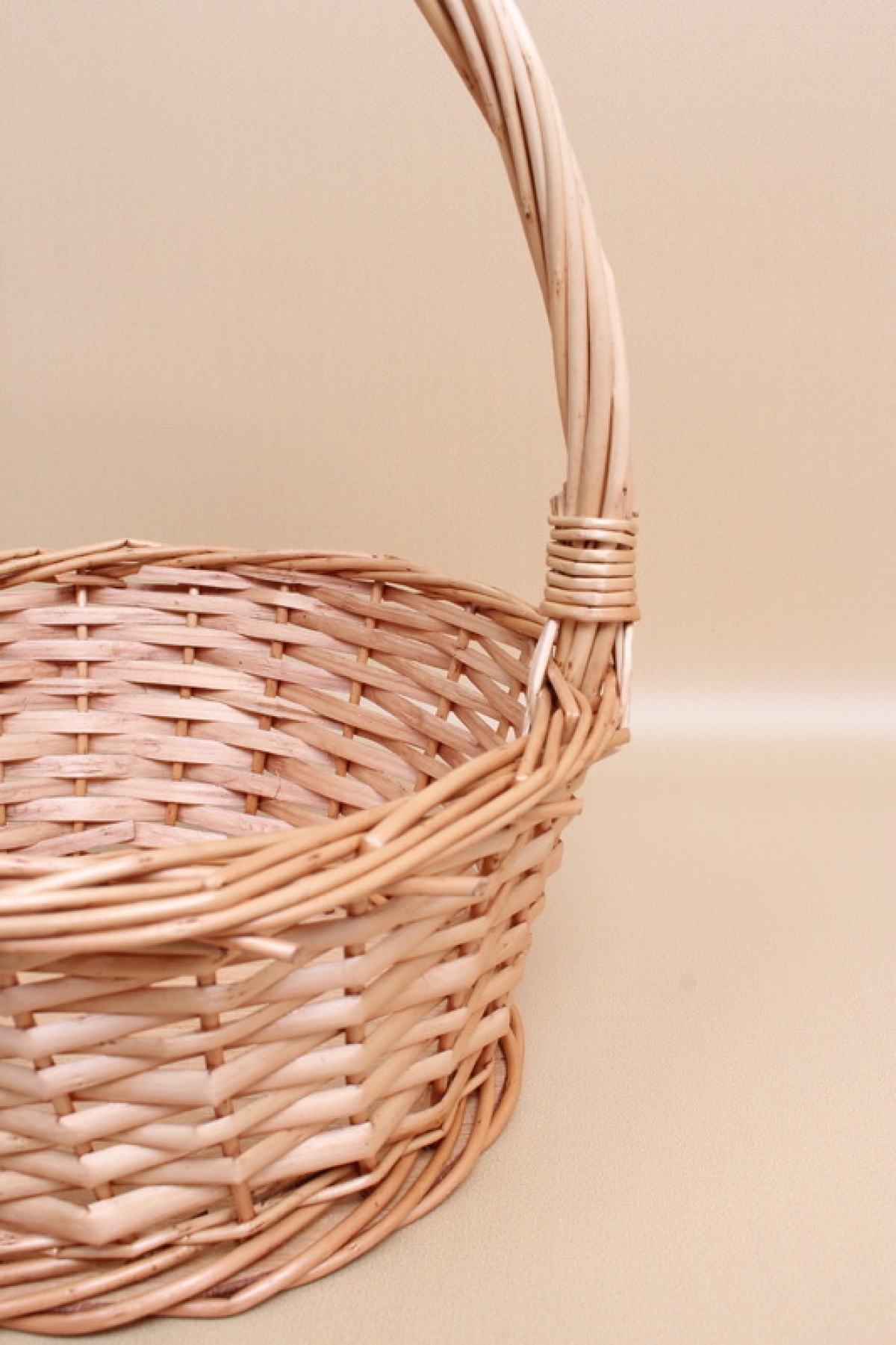 Корзина плетеная одиночная 1шт (ива),  22*22*11*28CM,   медовый 1021М
