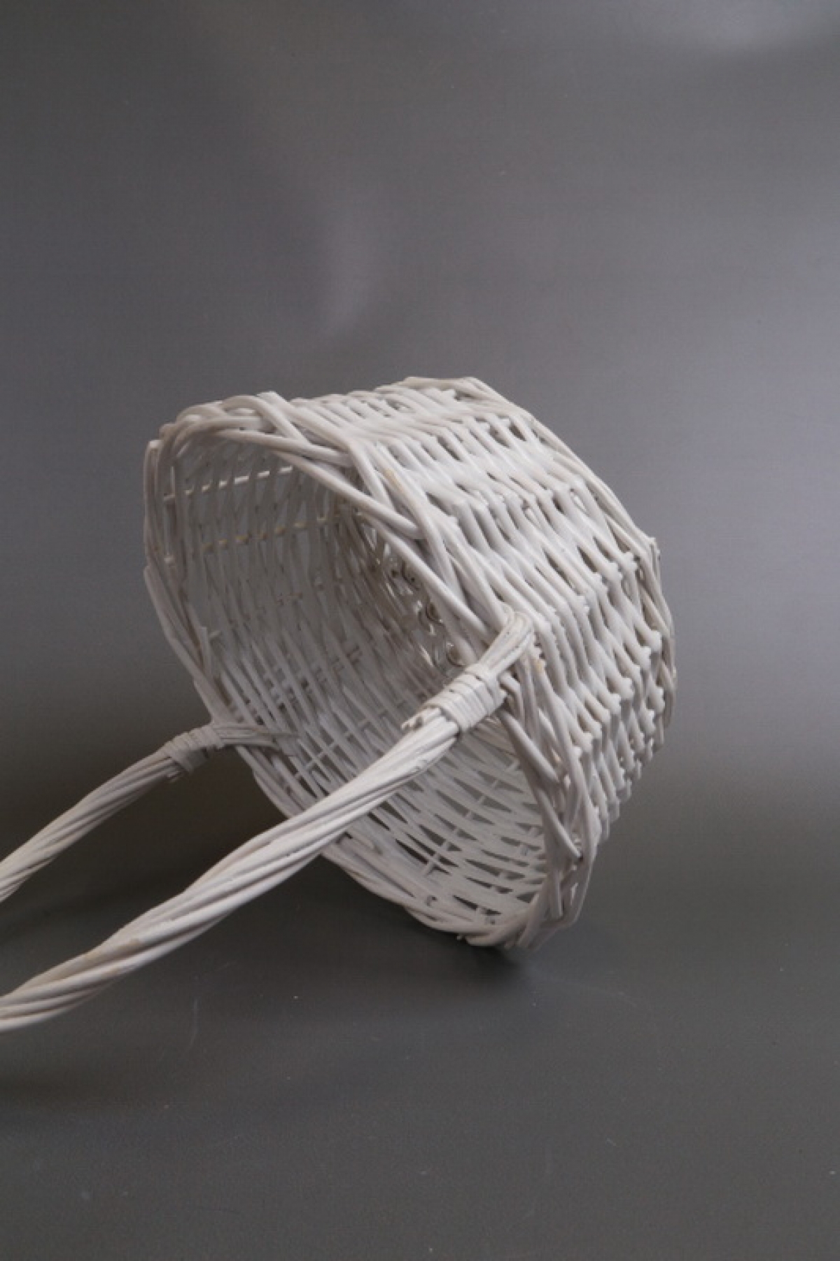 Корзина плетеная одиночная 1шт (ива):  D28*11*HH31,  белый 2337М