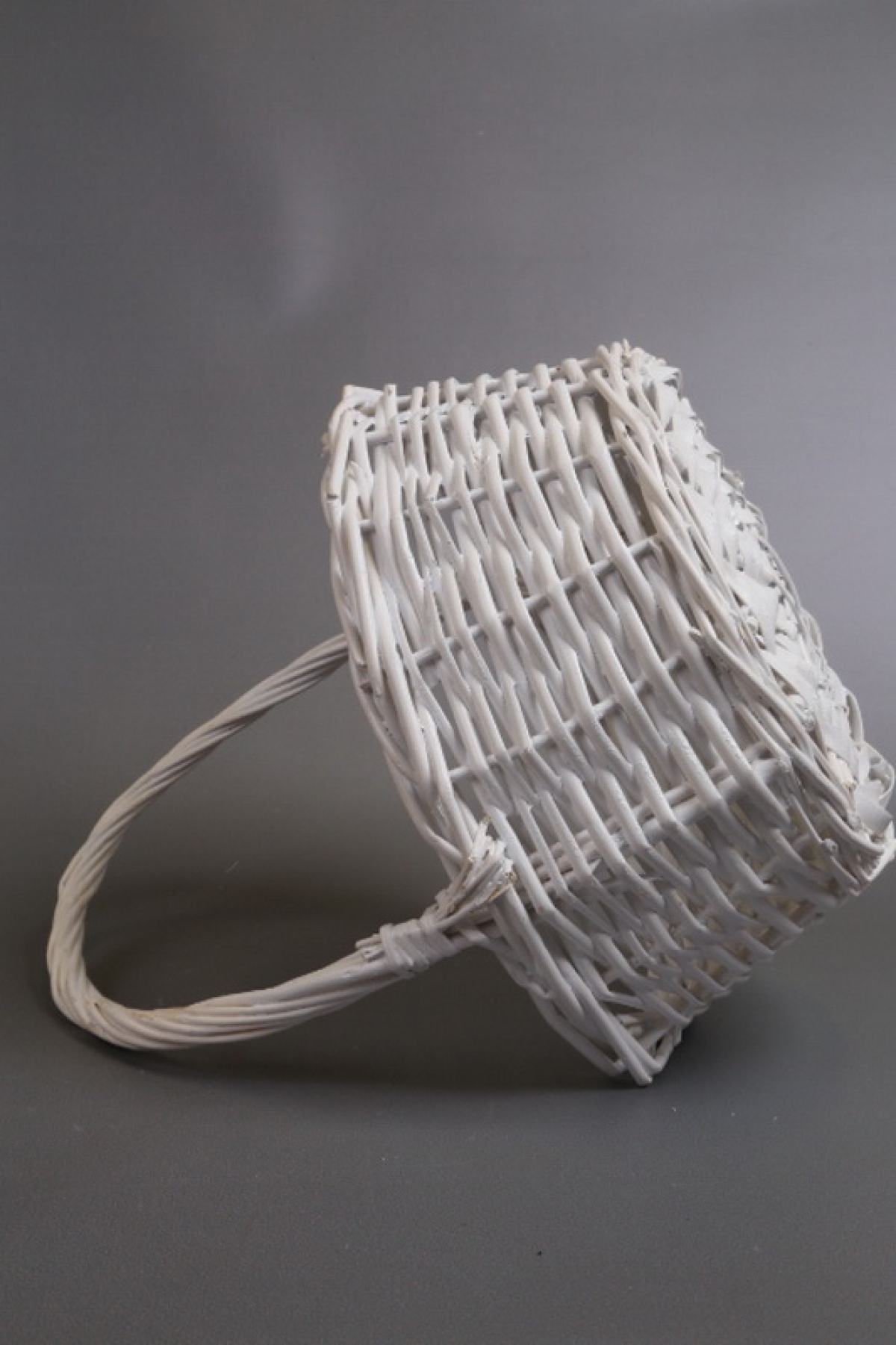 Корзина плетеная одиночная 1шт (ива):  D28*11*HH31,  белый 2337М