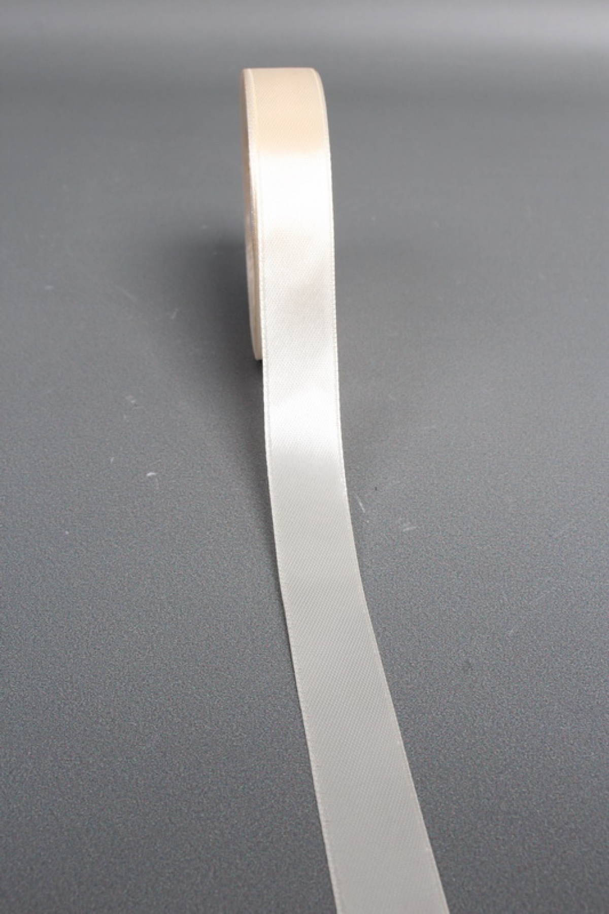 Лента атлас 2см х 25ярд айвори (008)  3316Н