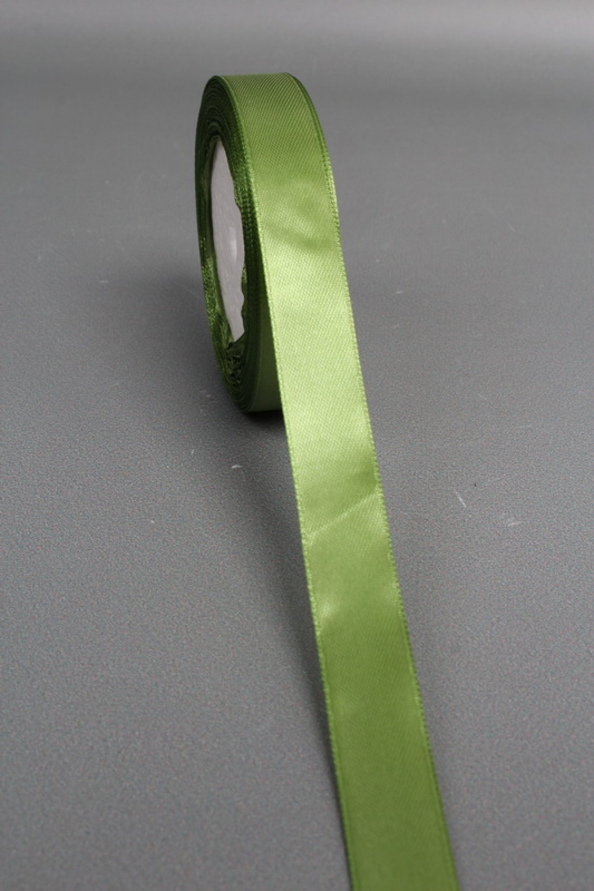 Лента атлас 2см х 25ярд аспарагус  2345Н