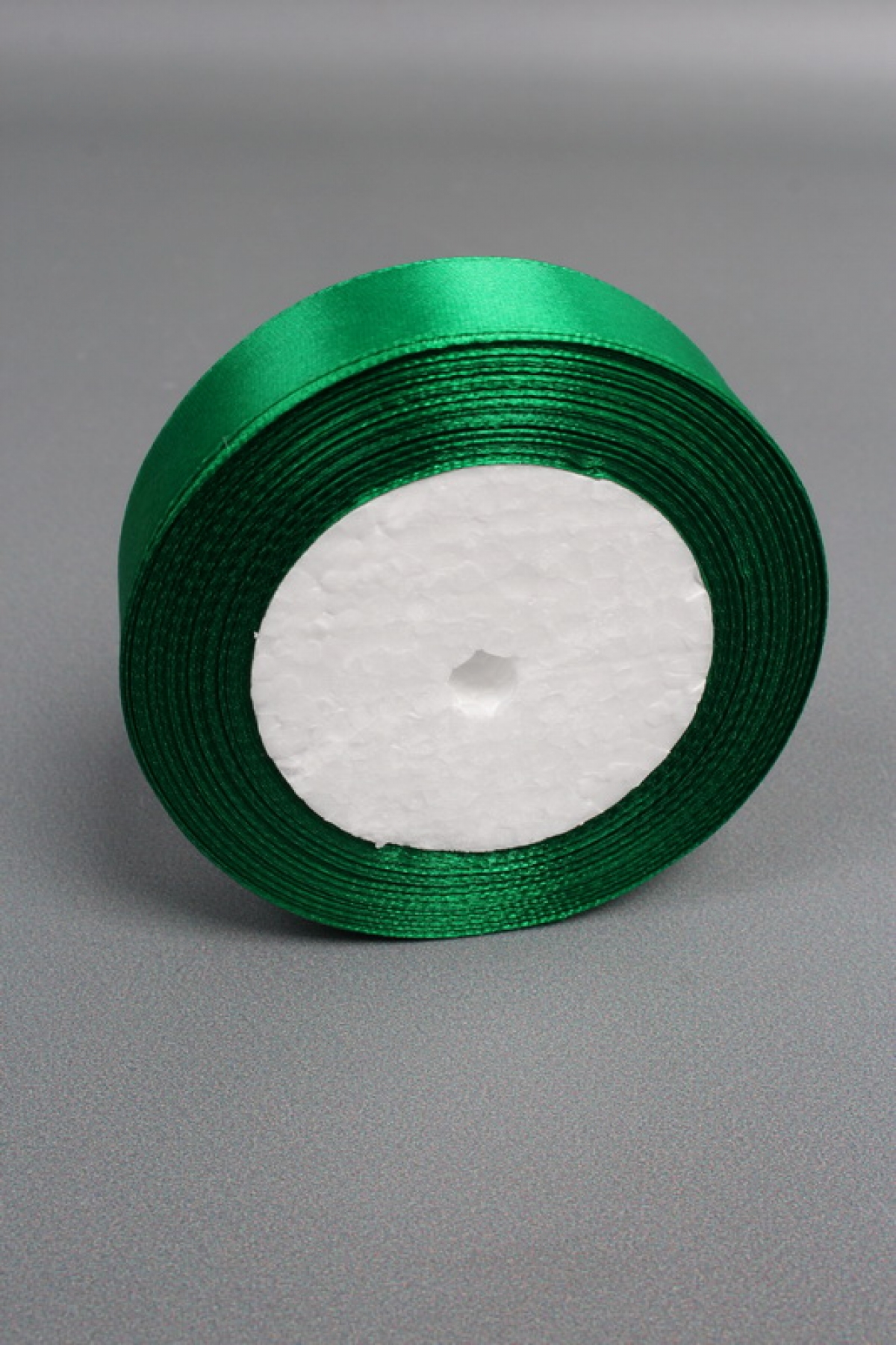 Лента атласная, на пене, односторонняя, 25 мм х 25 ярд, лесной зеленый 0958М