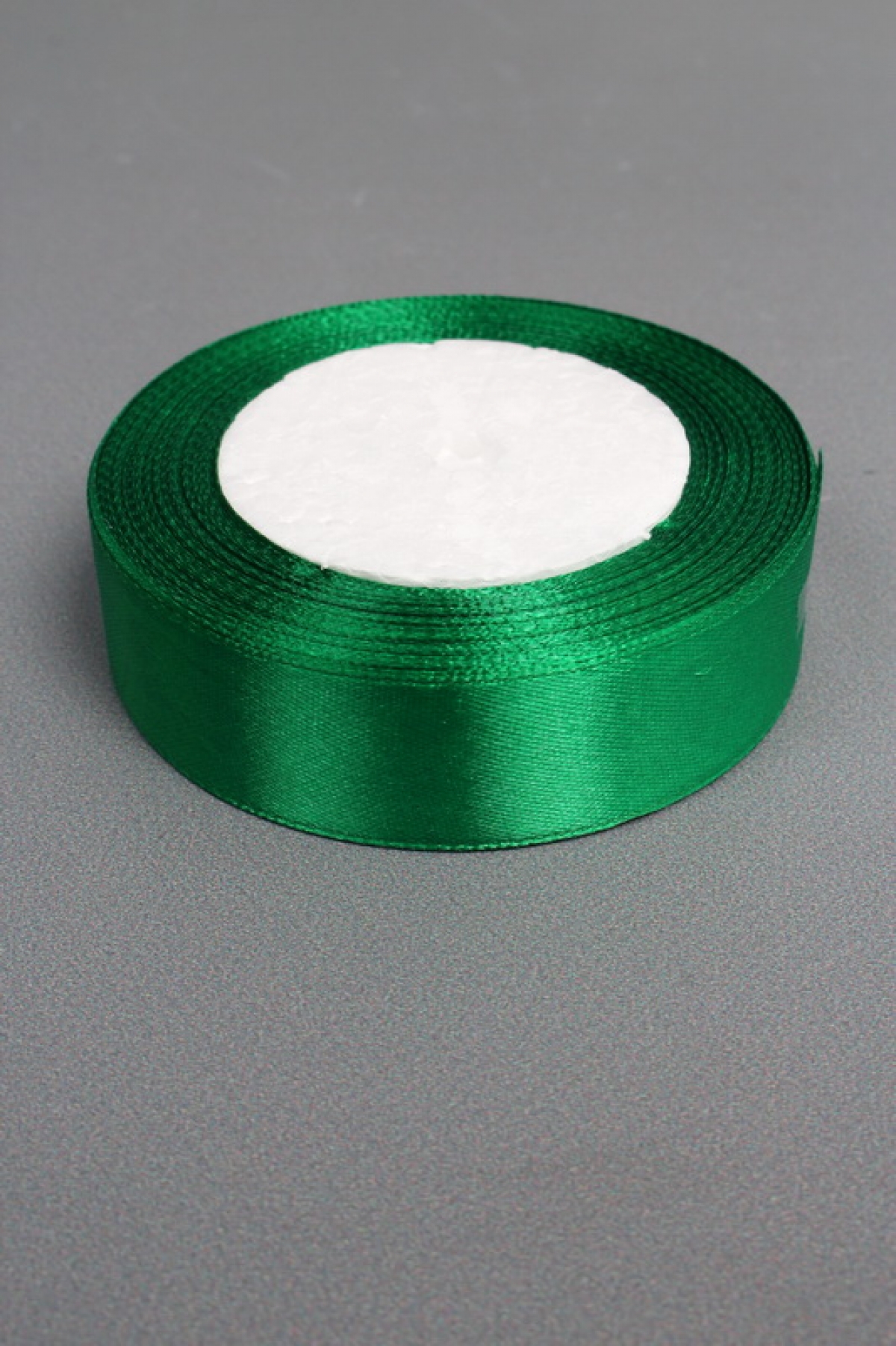 Лента атласная, на пене, односторонняя, 25 мм х 25 ярд, лесной зеленый 0958М