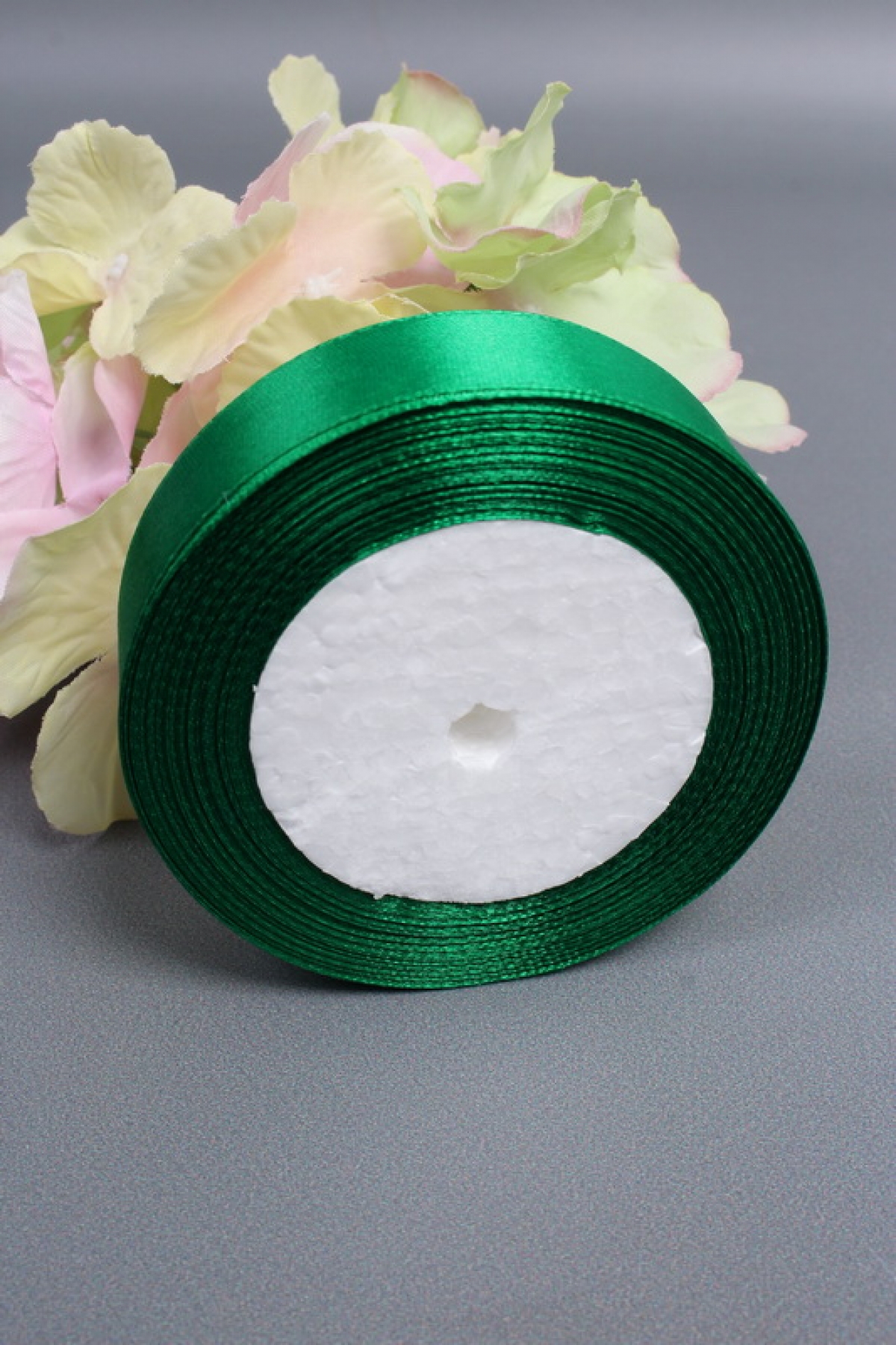 Лента атласная, на пене, односторонняя, 25 мм х 25 ярд, лесной зеленый 0958М