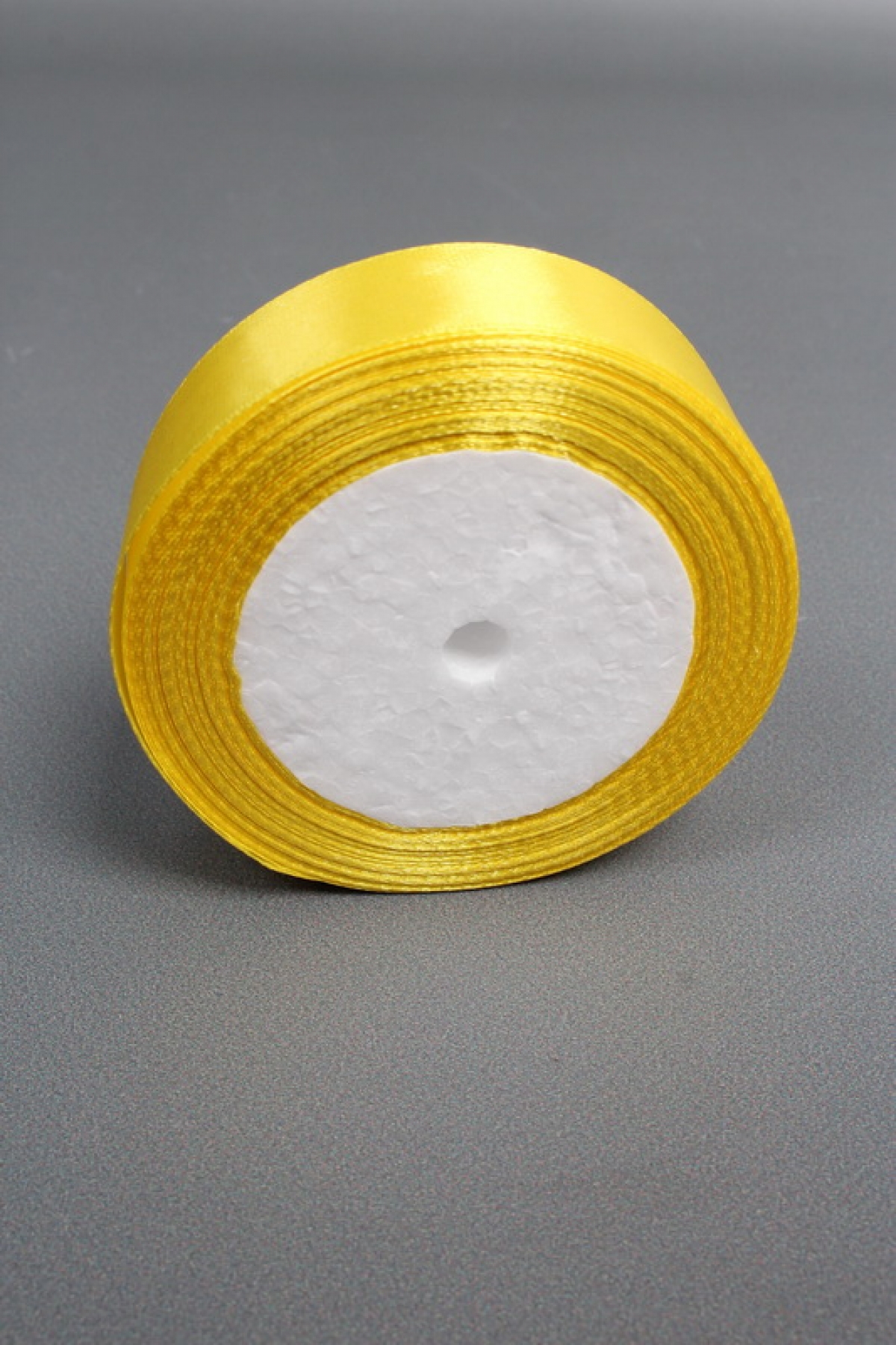 Лента атласная, на пене, односторонняя, 25 мм х 25 ярд, лимонный 0965М