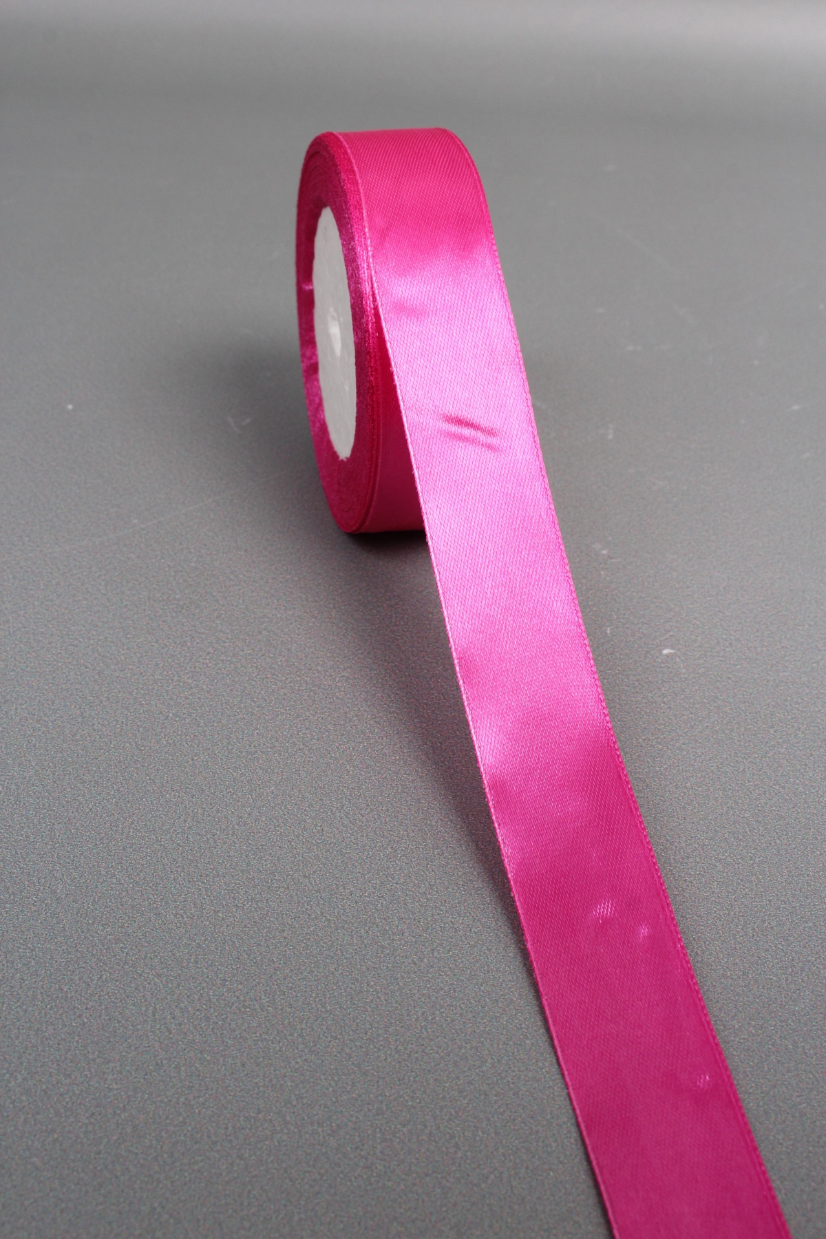 Лента атласная, на пене, односторонняя, 25 мм х 25 ярд, малиново-розовый 0750М