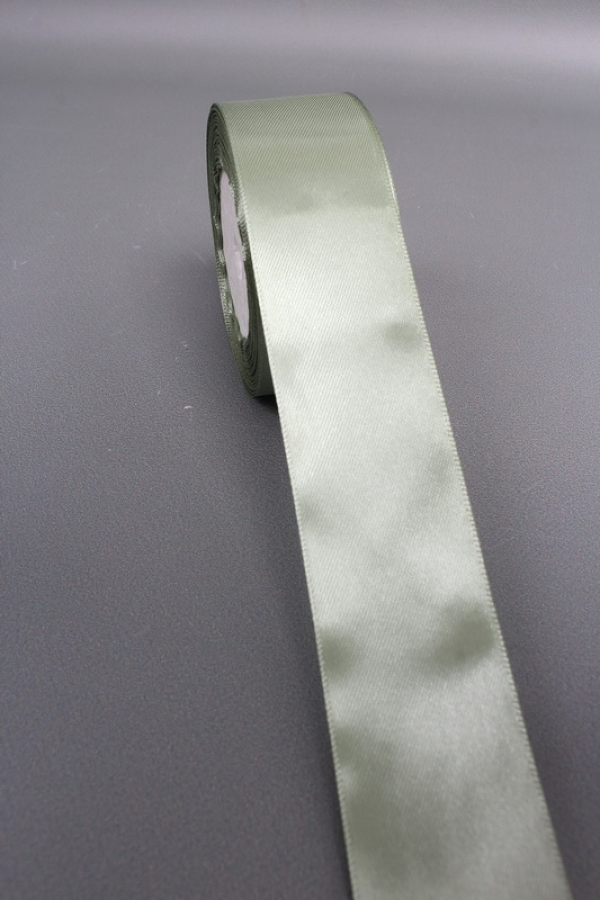 Лента атласная, на пене,  односторонняя, 38 мм х 25 ярд, светлая полынь 6699М