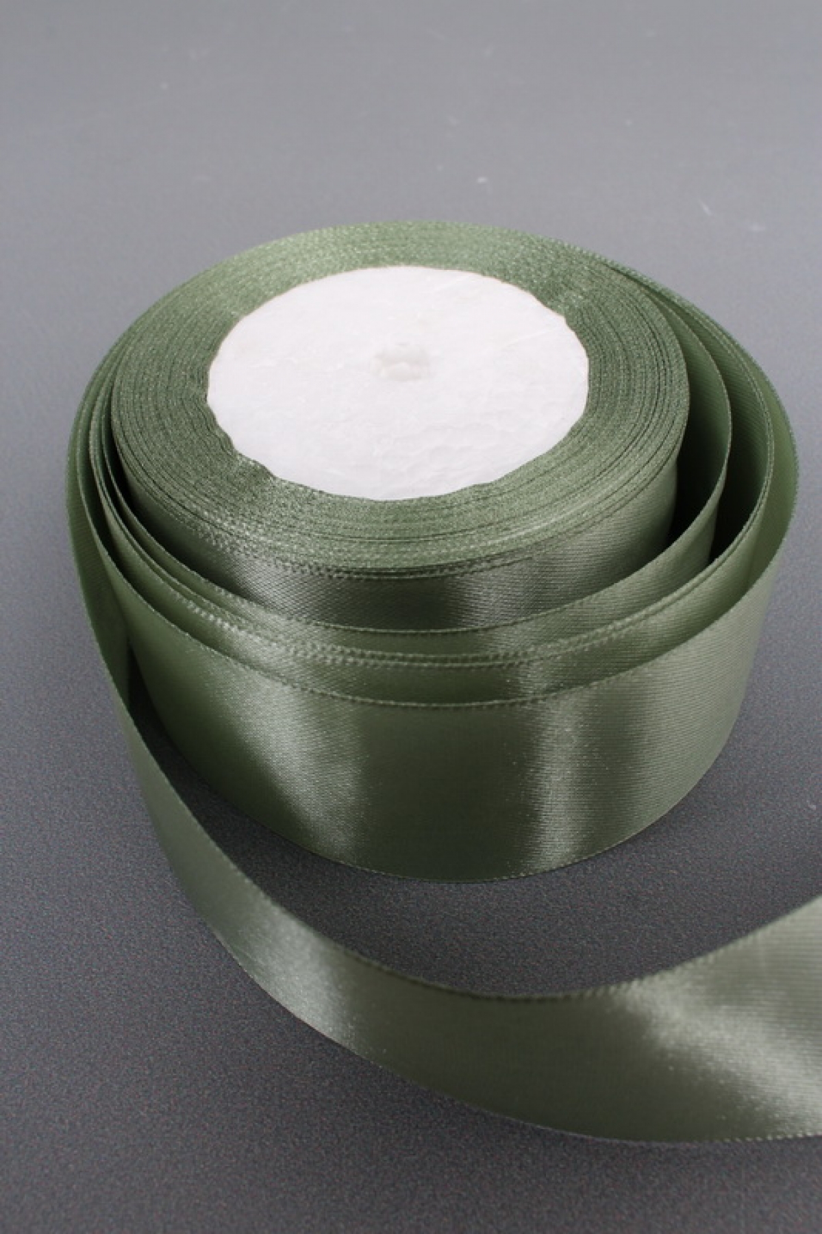 Лента атласная, на пене,  односторонняя, 38 мм х 25 ярд, светлая полынь 6699М