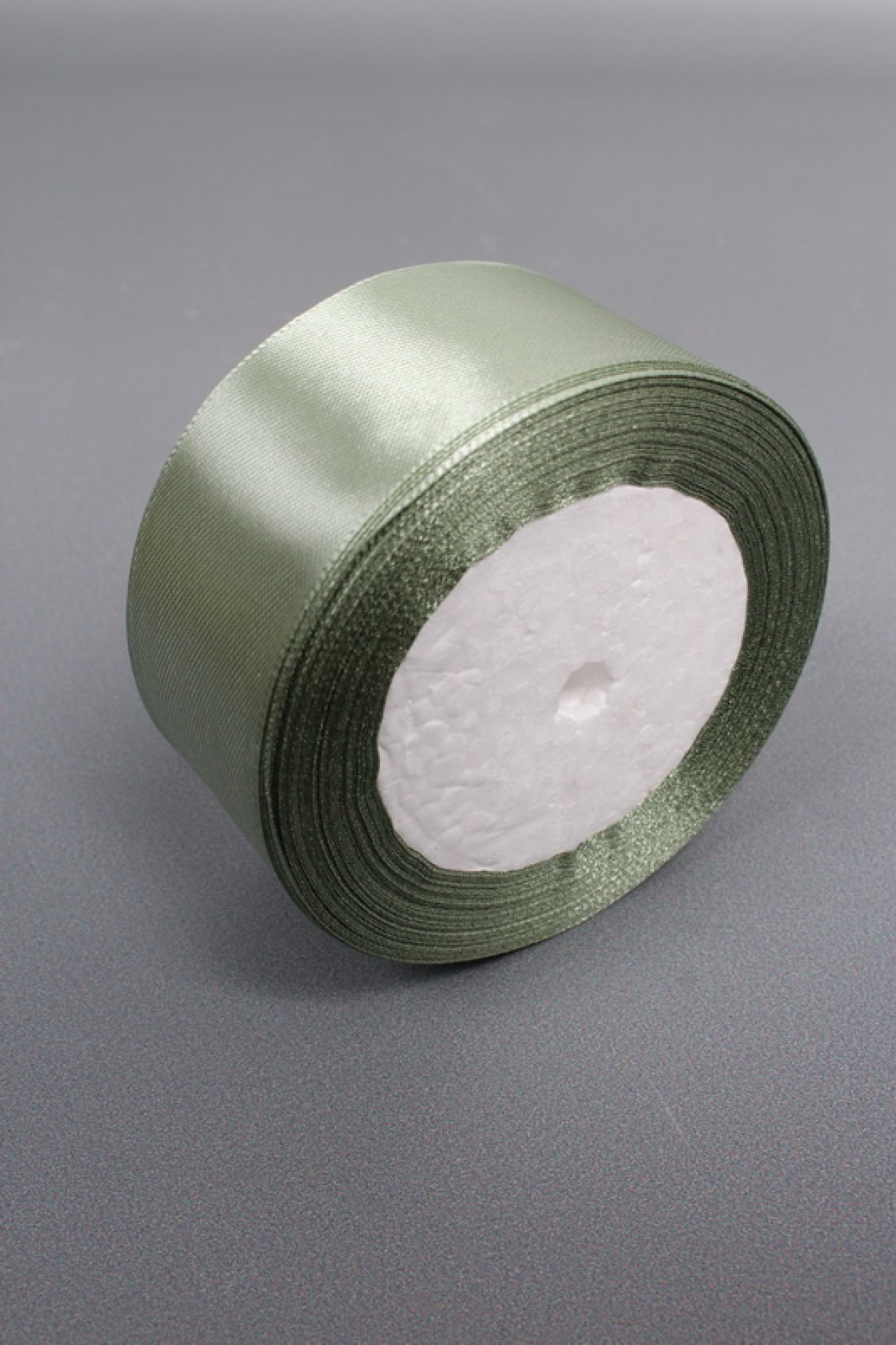 Лента атласная, на пене,  односторонняя, 38 мм х 25 ярд, светлая полынь 6699М