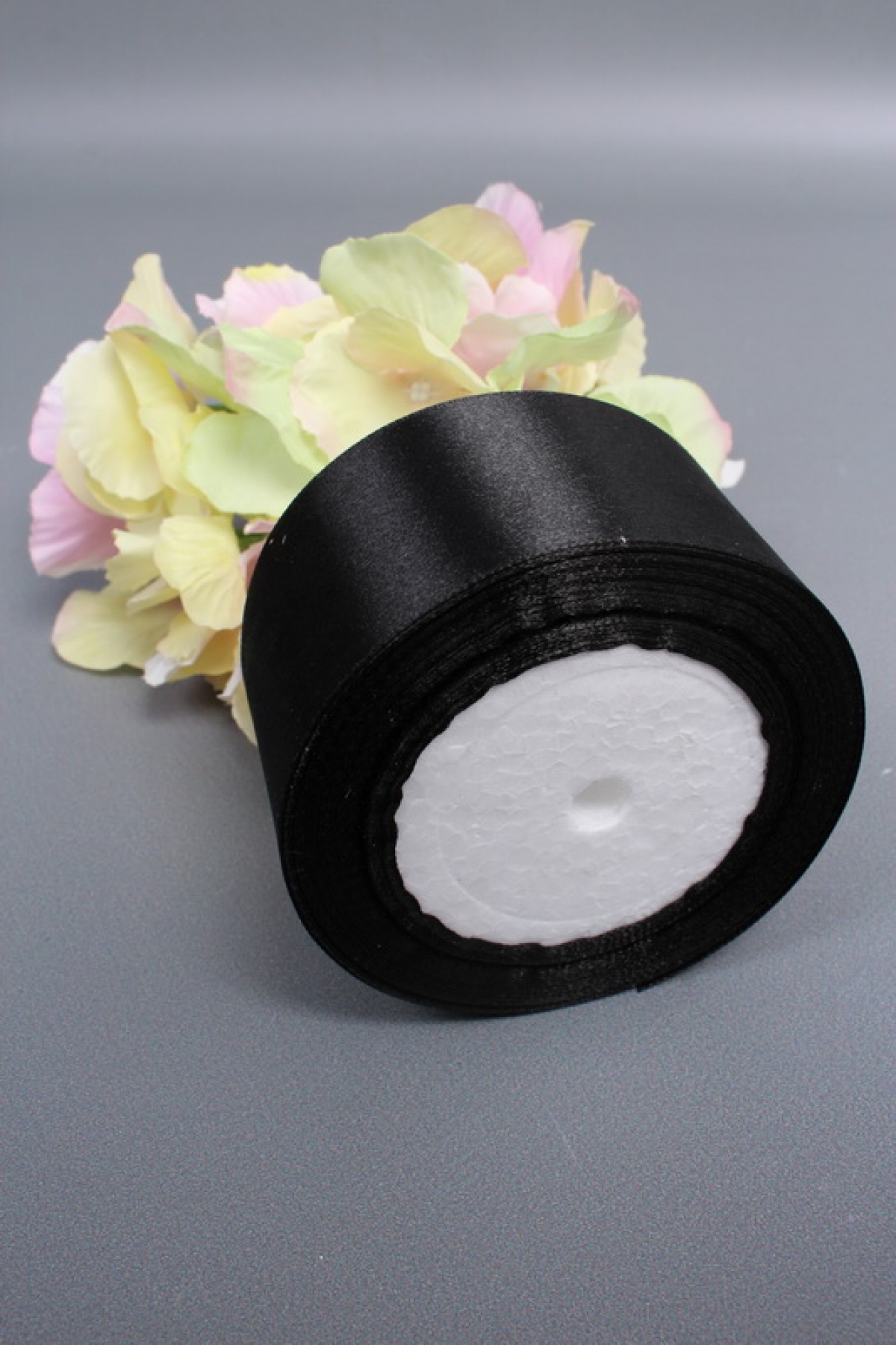 Лента атласная односторонняя, 50 мм х 25 ярд, черный  6712М