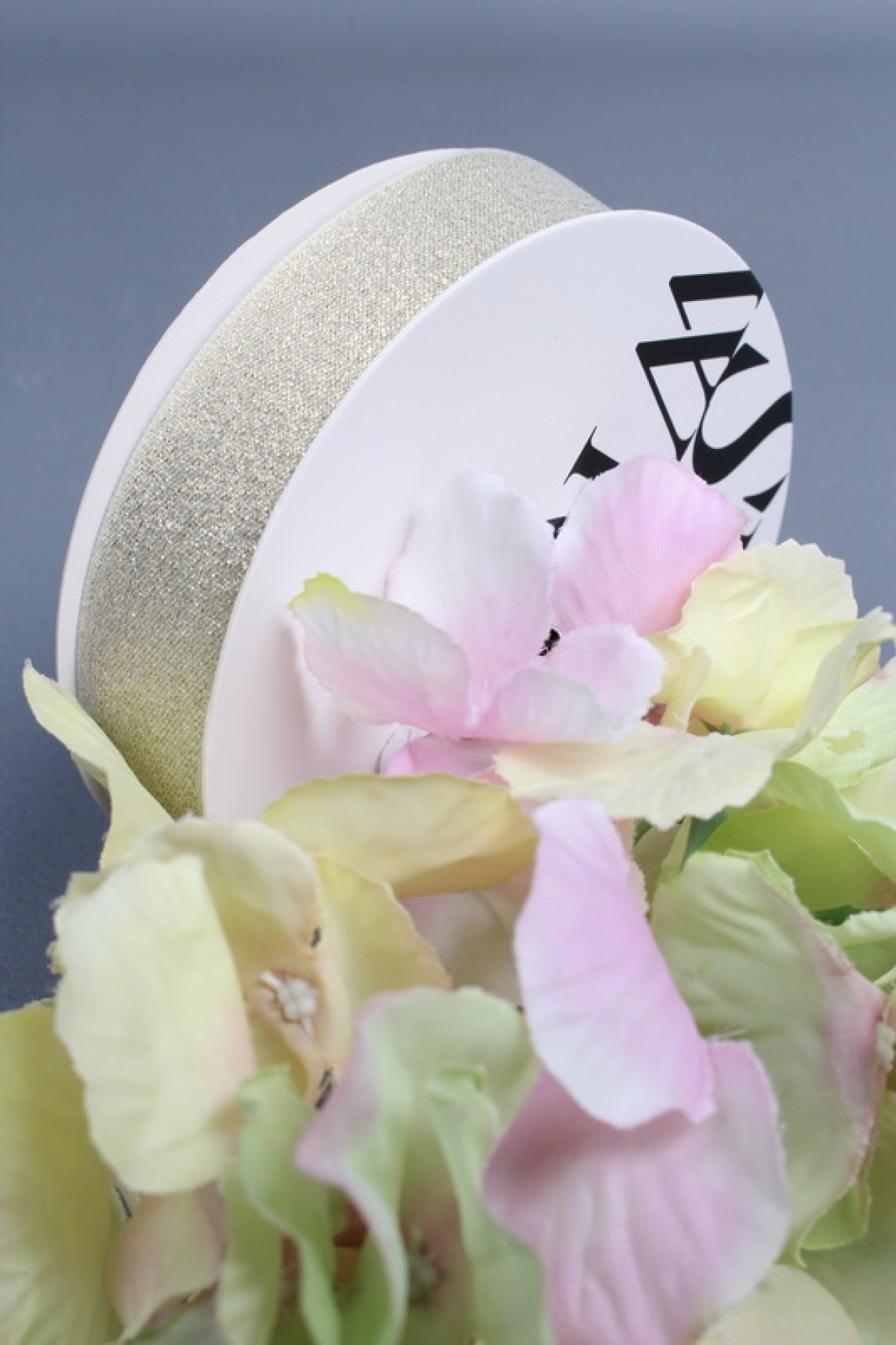 Лента декоративная Перламутровая, полиэстер, 25 мм х 13 ярд., золотистый шампань 6930М