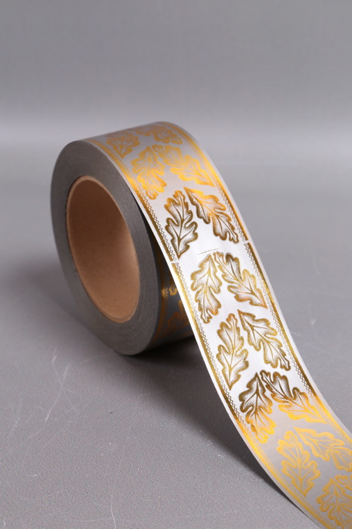 Лента с з/п ( 5см*50ярд) атласная Дубовый лист A593 СЕРЫЙ