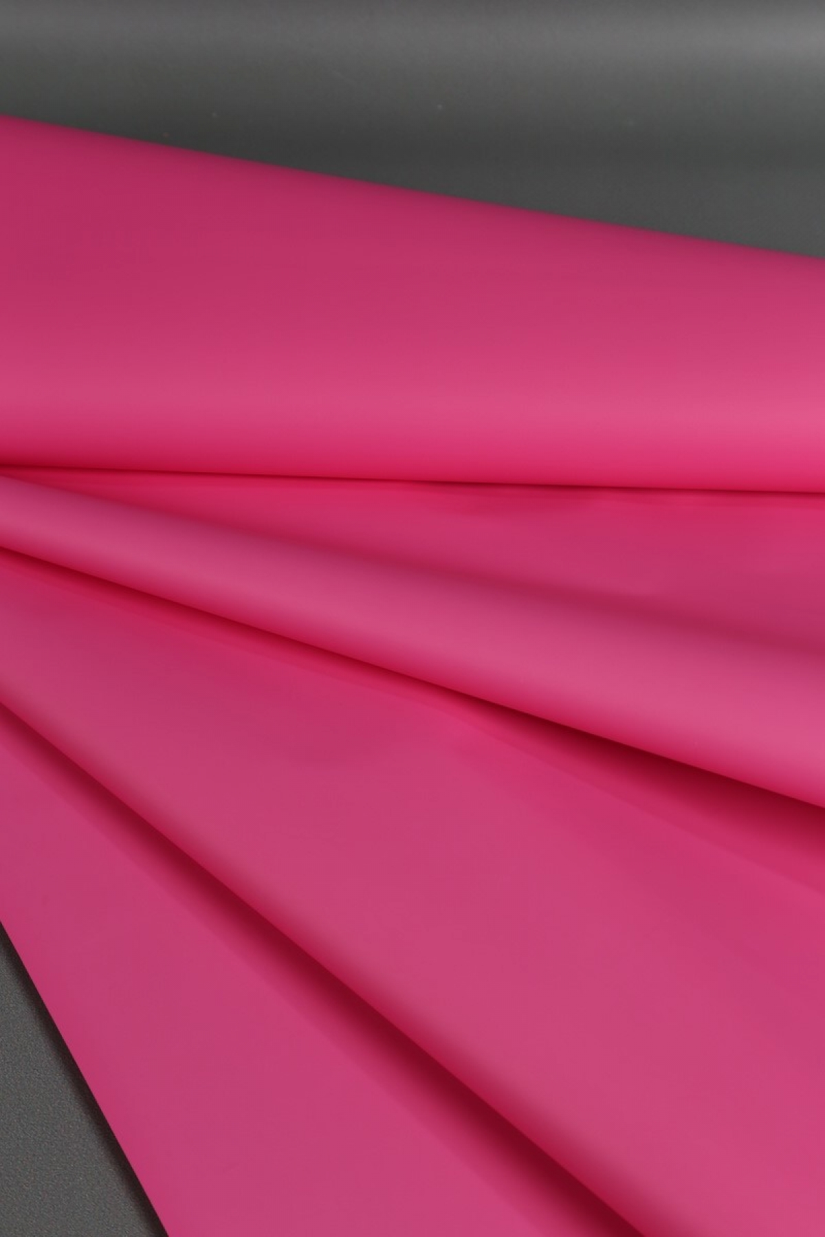 Матовая пленка "Фаворит" однотонная, 50 мкр, 50 см х 10 м, барби  1908М