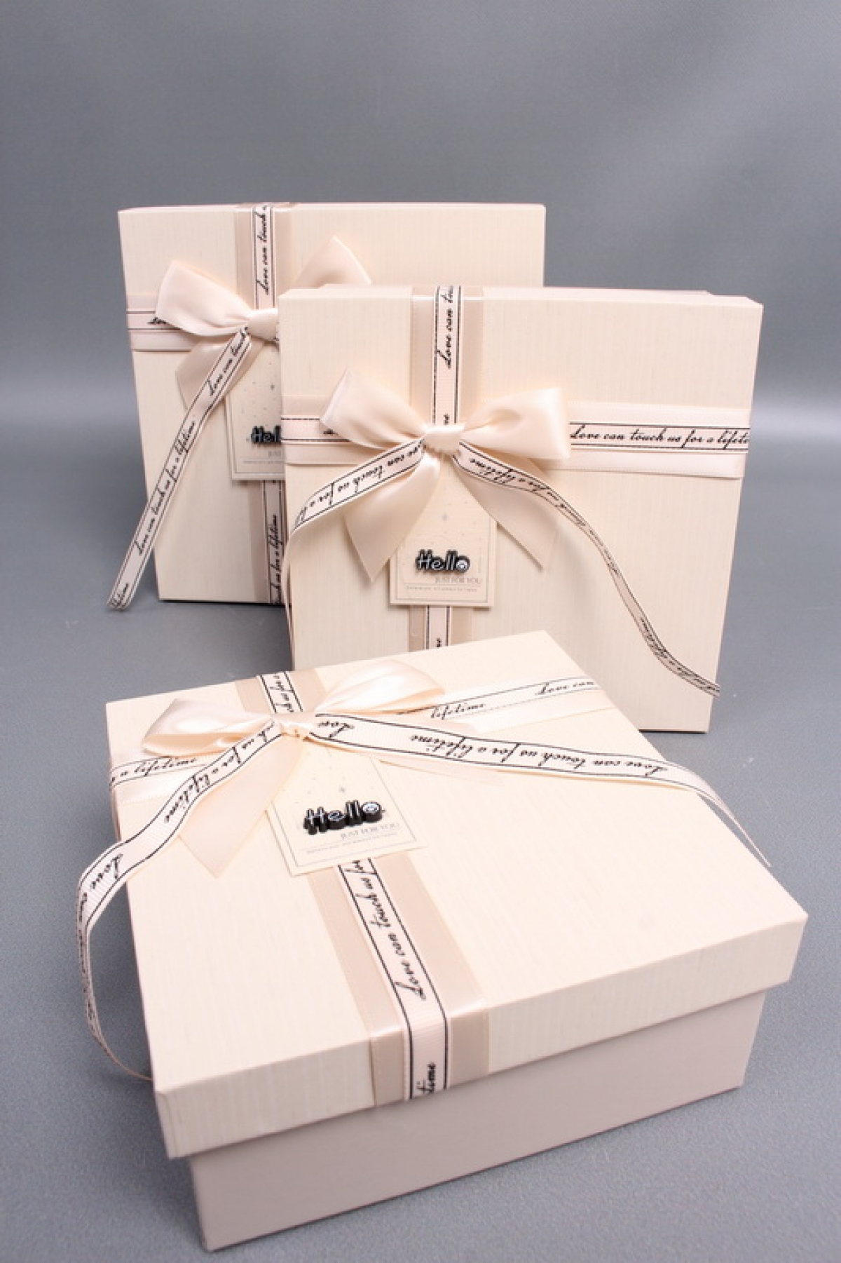 Набор коробок подарочных 19*19*9,5, 17*17*8, 15*15*6,5, 3 шт., кремовый  6419М