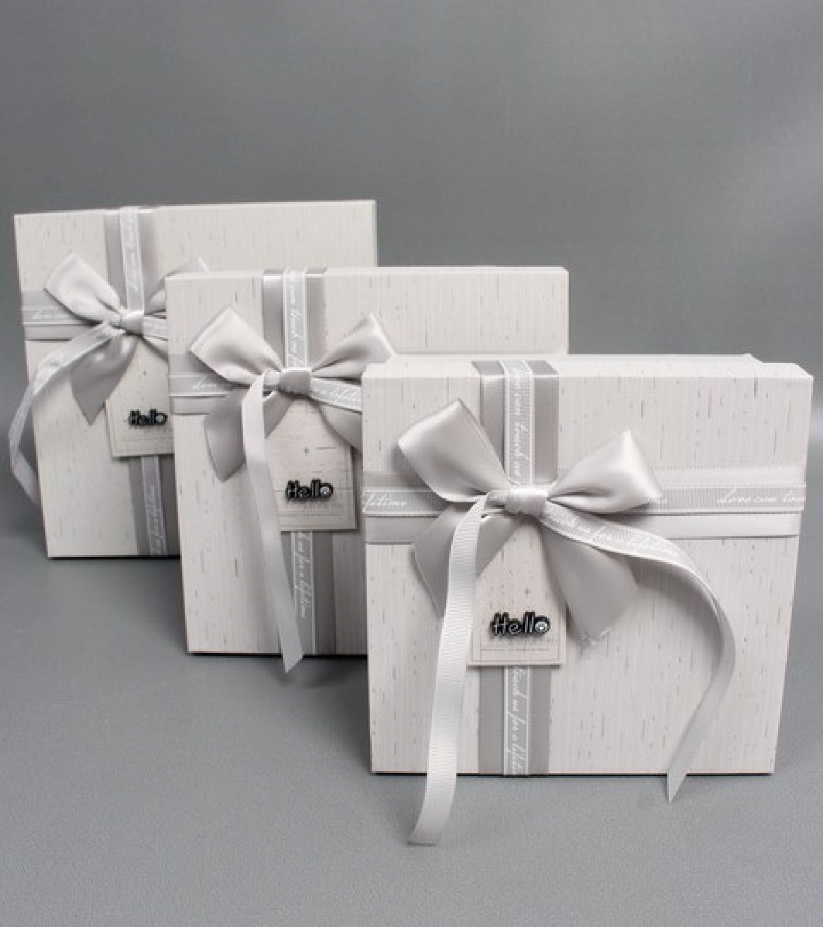 Набор коробок подарочных 19*19*9,5, 17*17*8, 15*15*6,5, 3 шт., св.серый 6426М