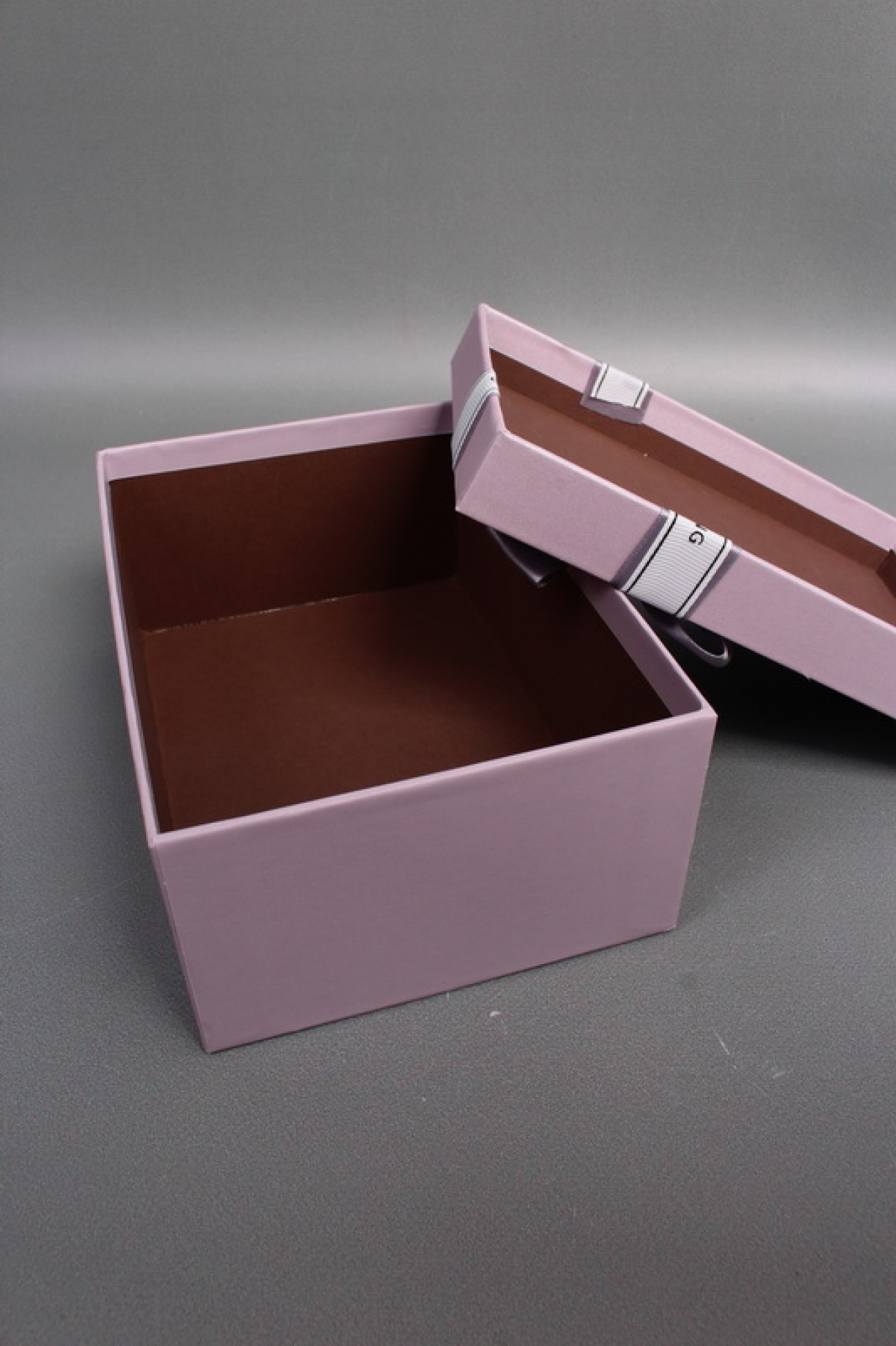 Набор коробок подарочных из 3шт - 22,5*16*9,5, 20*14*8, 17,5*12,5*6,5 см св. сиреневый 7584М